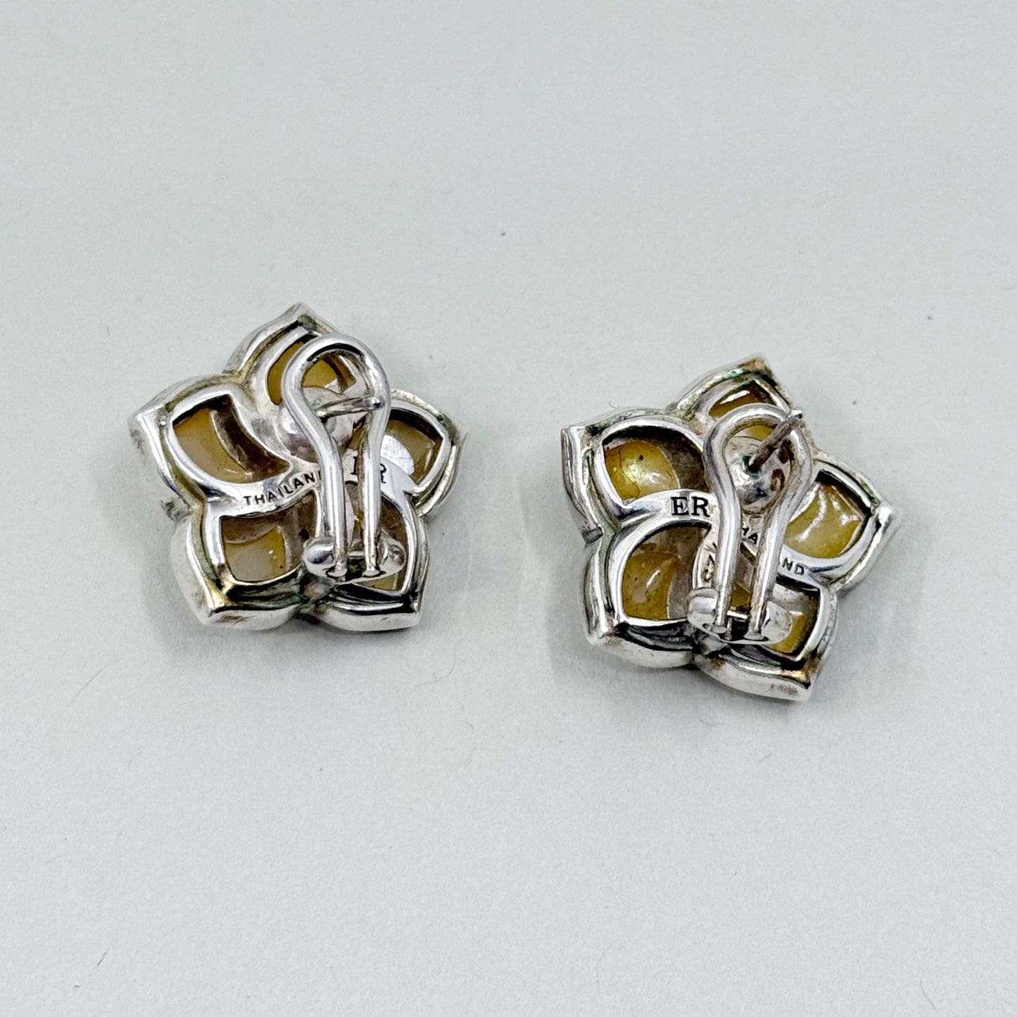 ER sterling silver mother of pearl flower earrings - GM1020