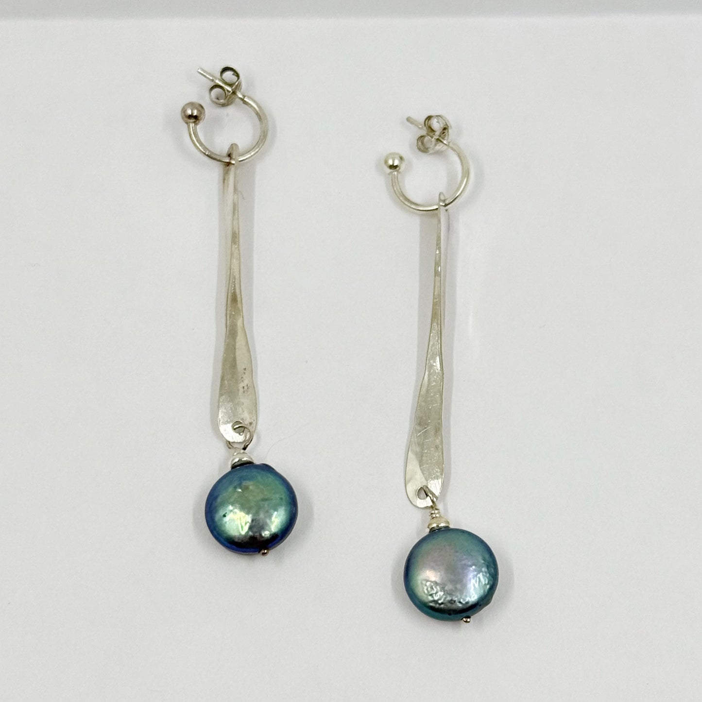 Contemporary sterling silver pearl drop earrings - GM103