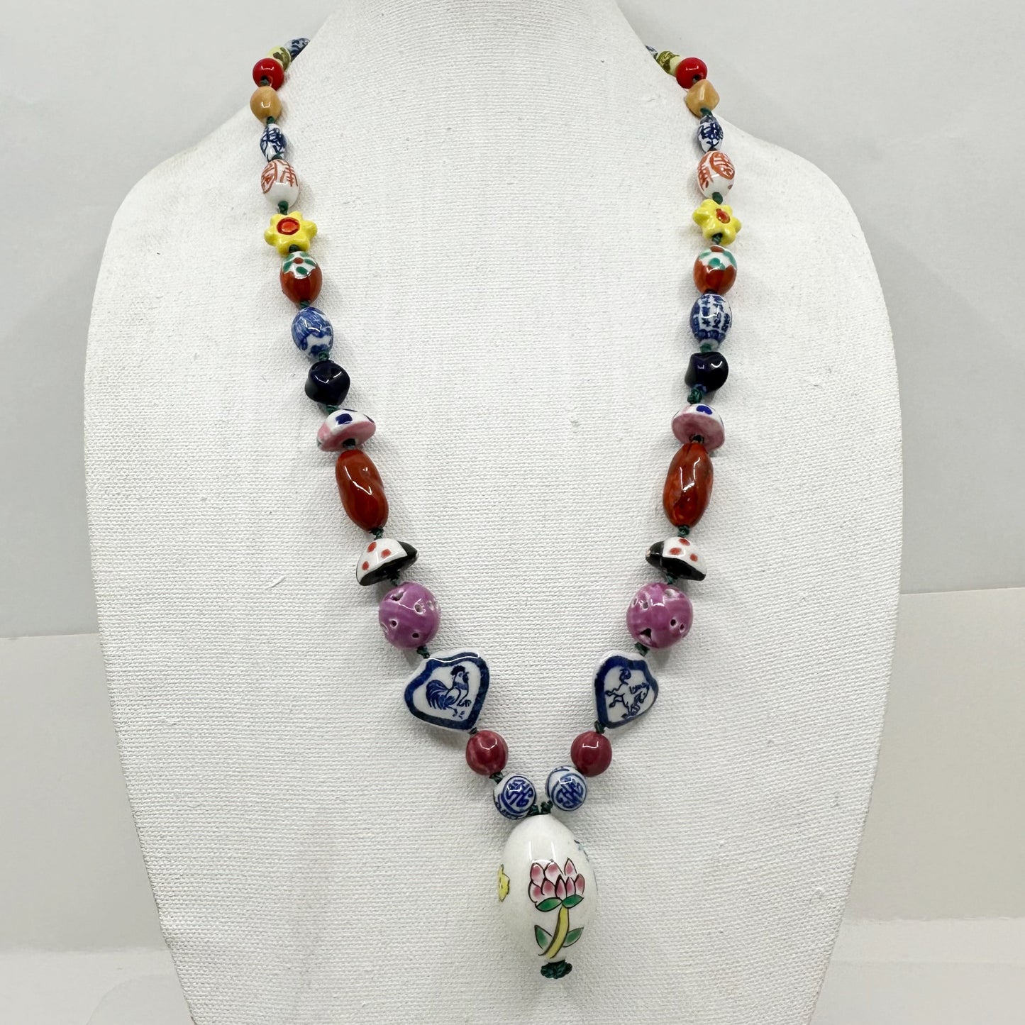 Vintage Chinese Hand painted porcelain bead necklace - GM1067