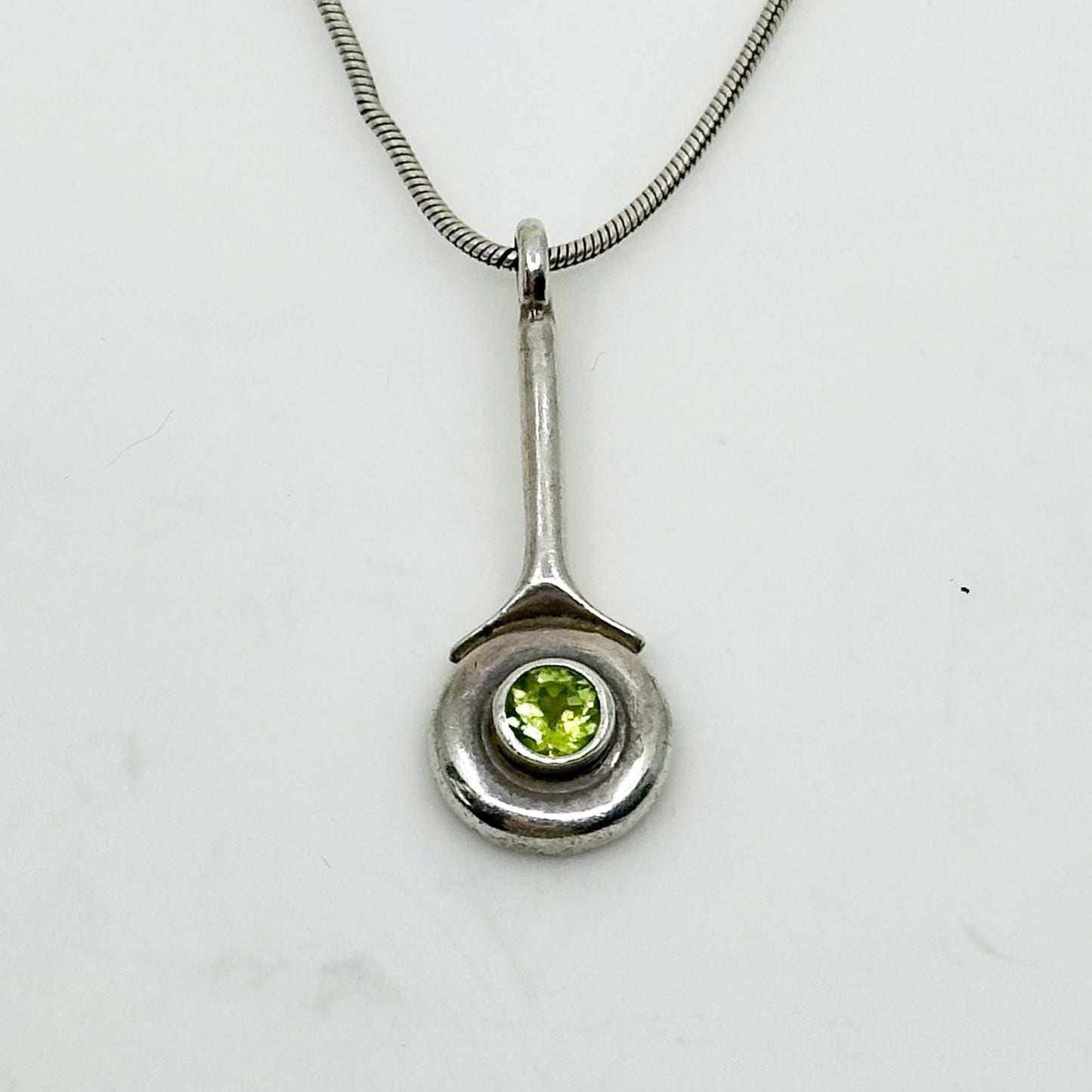 Sterling silver Peridot pendant necklace - GM1077