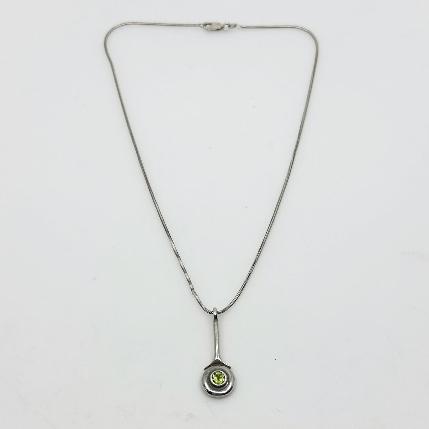 Sterling silver Peridot pendant necklace - GM1077