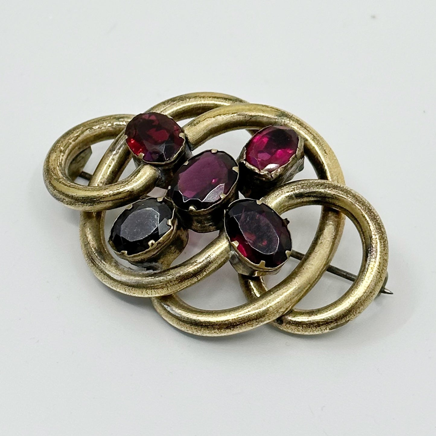 Late Edwardian pinchbeck garnet brooch - GM1086