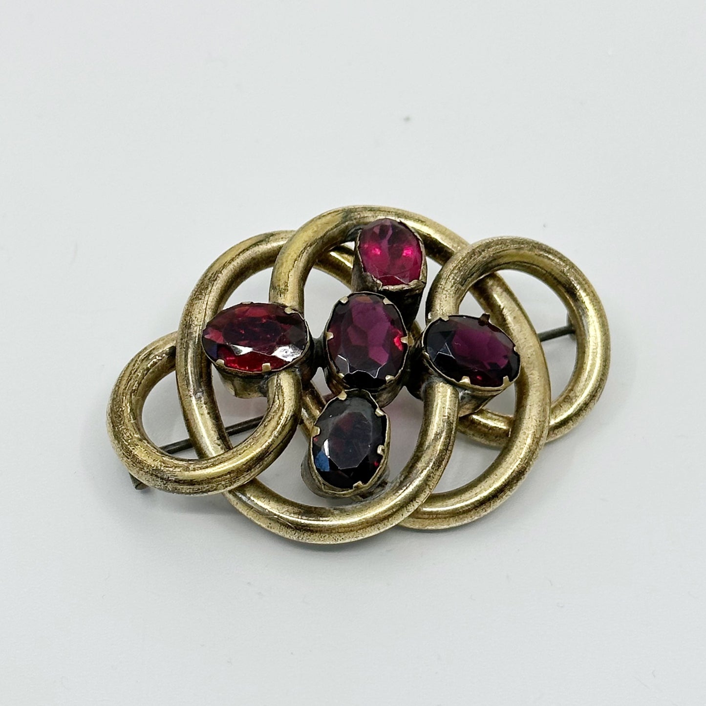 Late Edwardian pinchbeck garnet brooch - GM1086