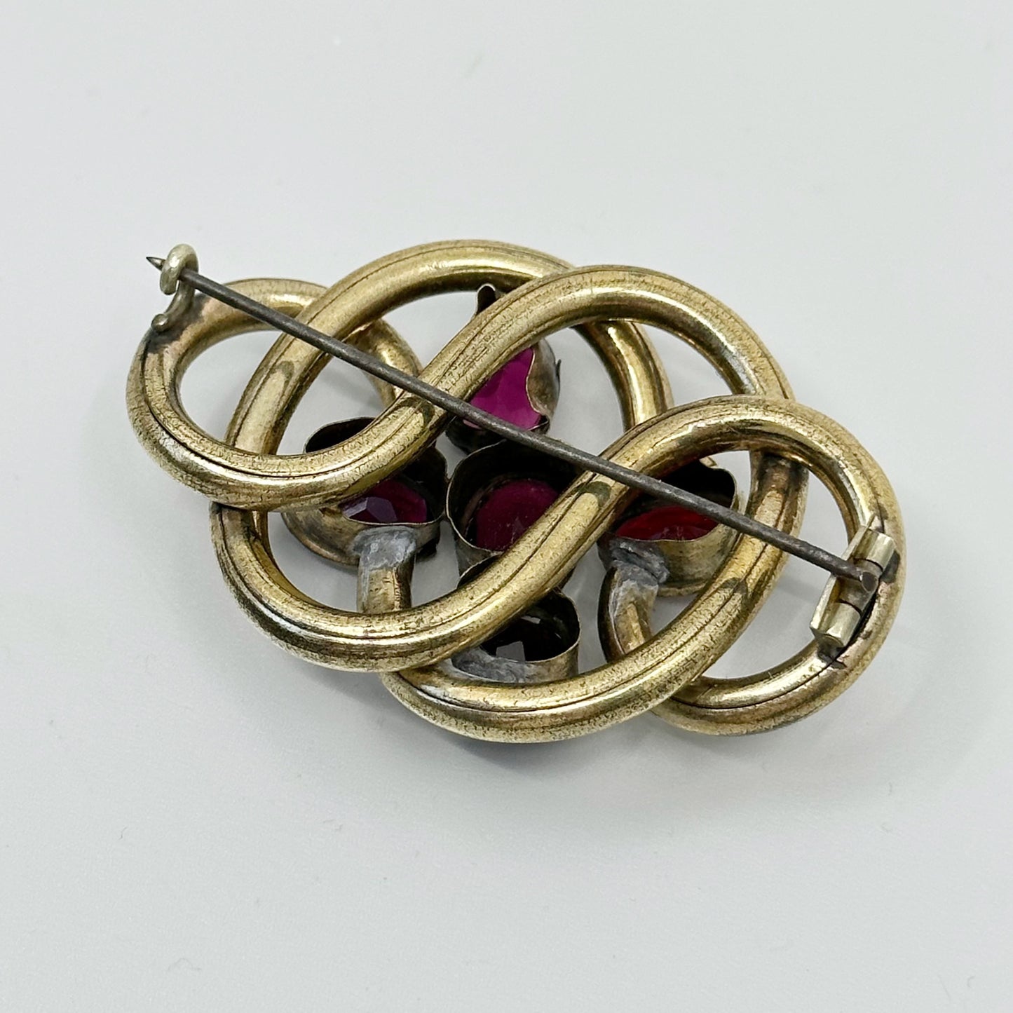 Late Edwardian pinchbeck garnet brooch - GM1086