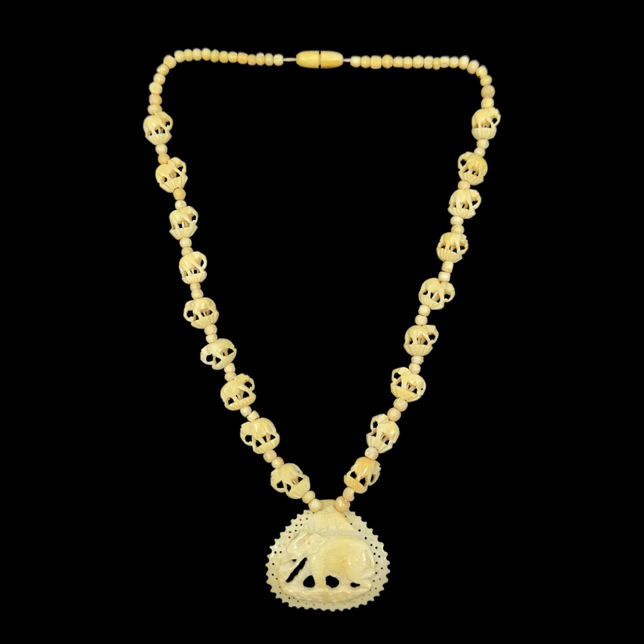 Vintage bone carved elephant bead necklace - GM1094