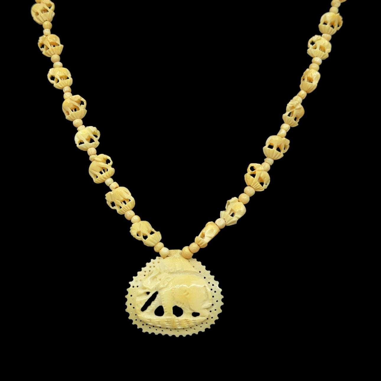 Vintage bone carved elephant bead necklace - GM1094