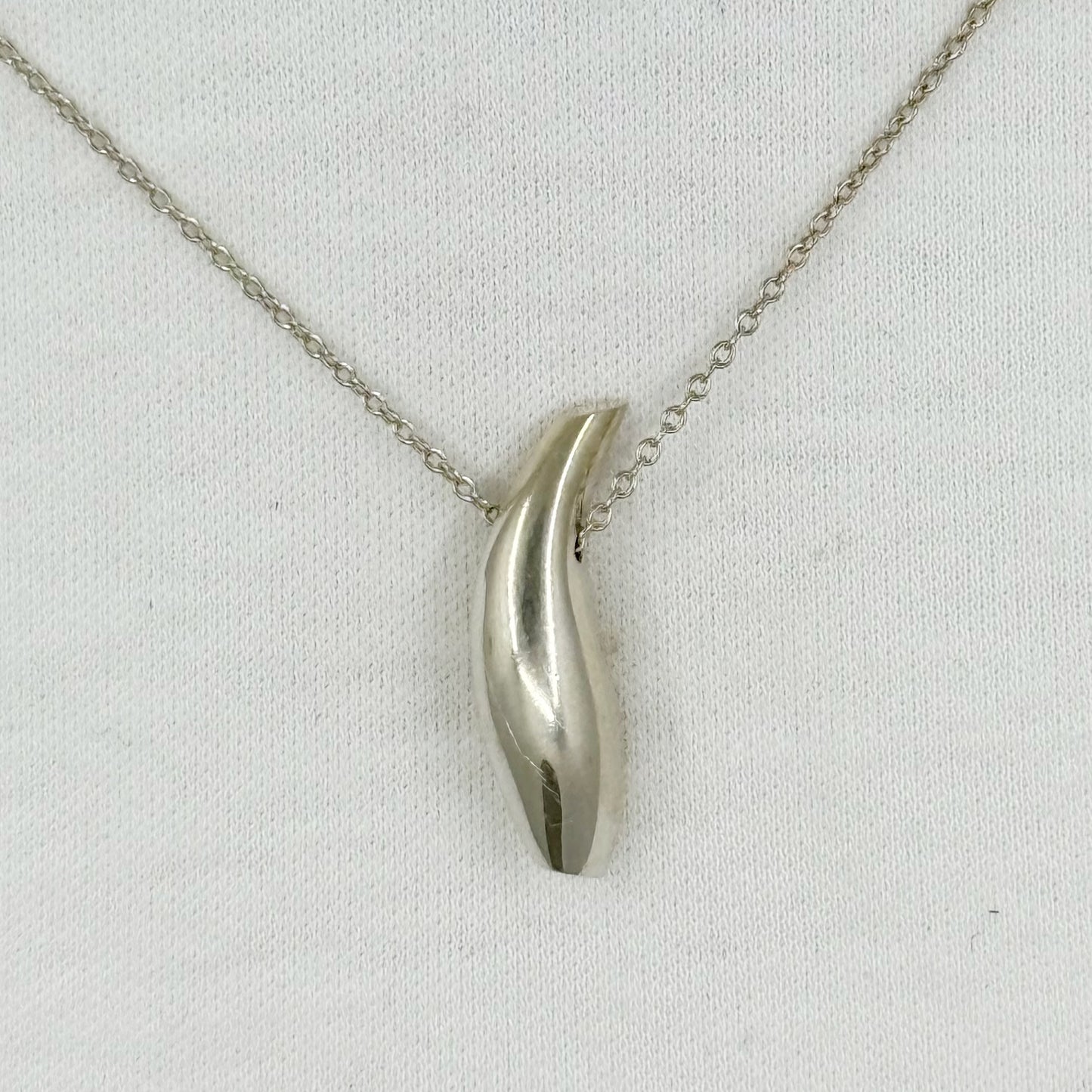 Tiffany & Co Frank Gehry Sterling silver fish pendant necklace - GM1131