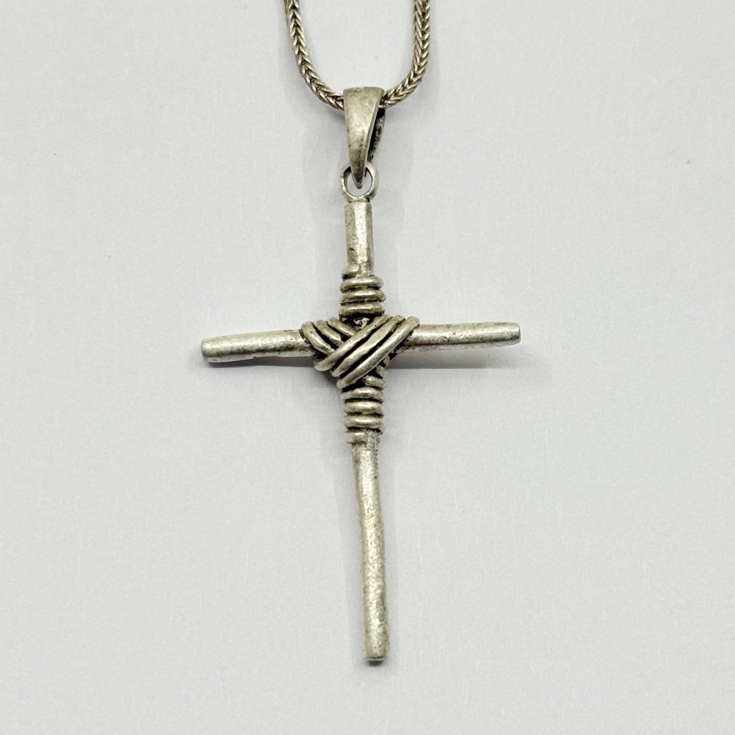 Vintage Sterling Silver cross pendant - GM1136