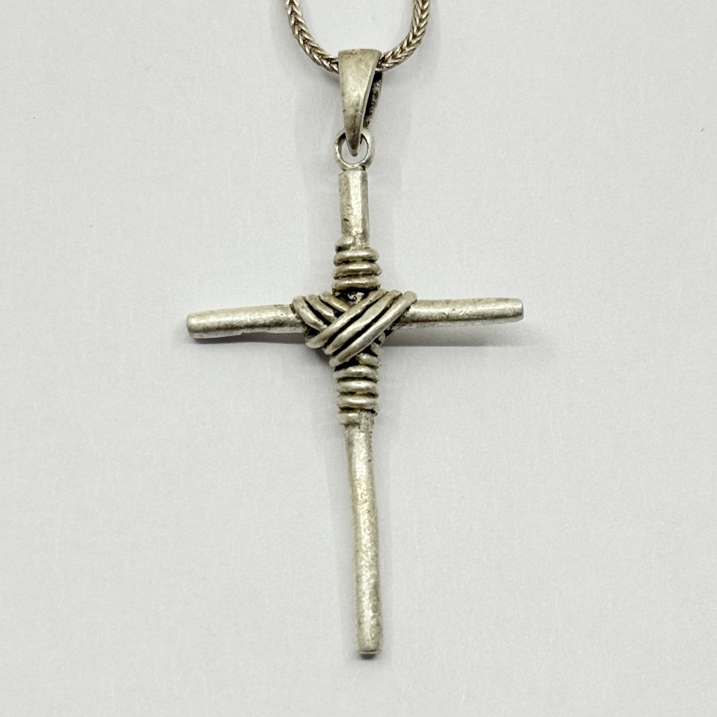 Vintage Sterling Silver cross pendant - GM1136