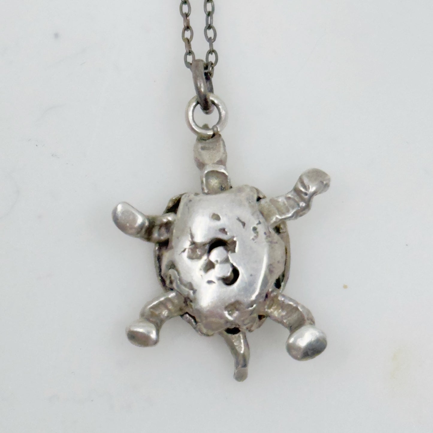 Sterling silver articulated turtle pendant GM1157