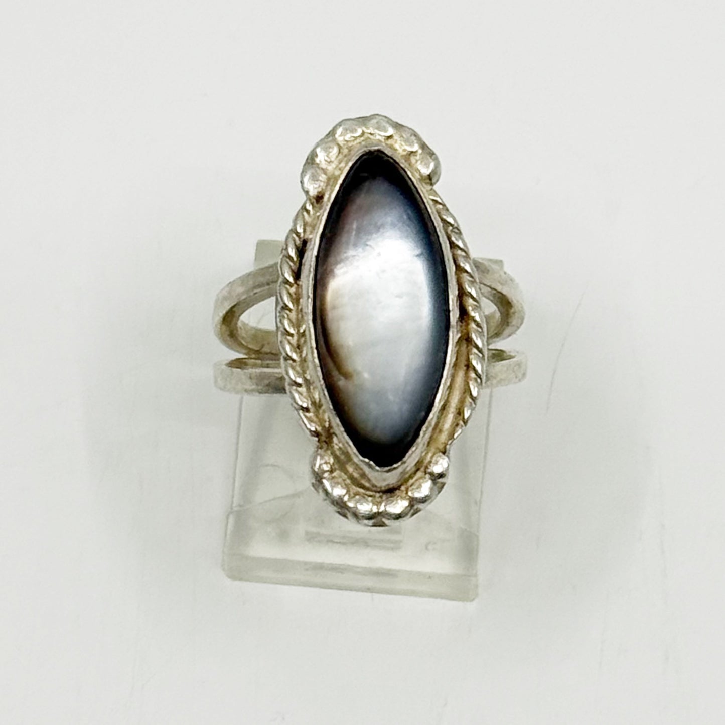 Vintage Southwest sterling silver mother of pearl ring - GM1173