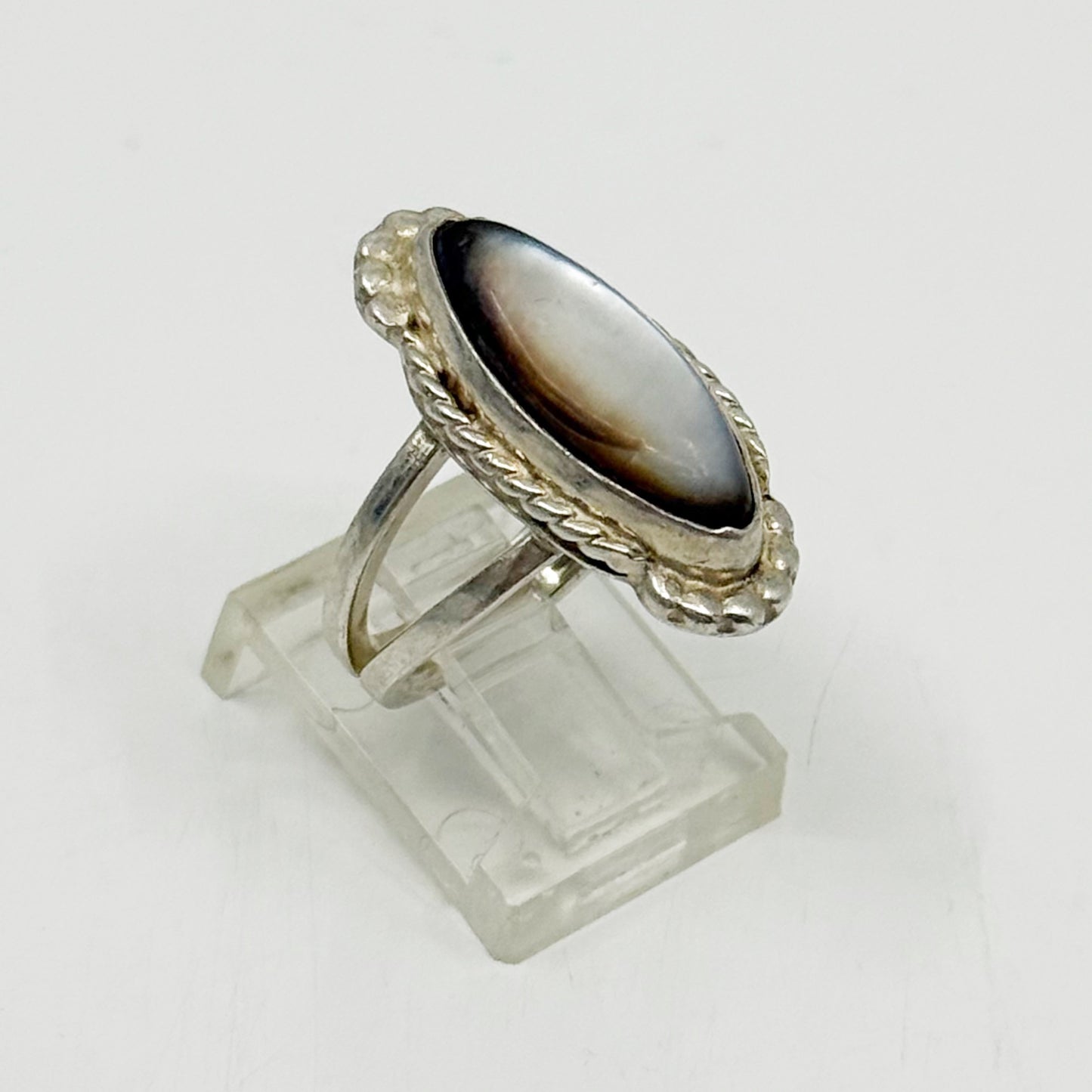 Vintage Southwest sterling silver mother of pearl ring - GM1173