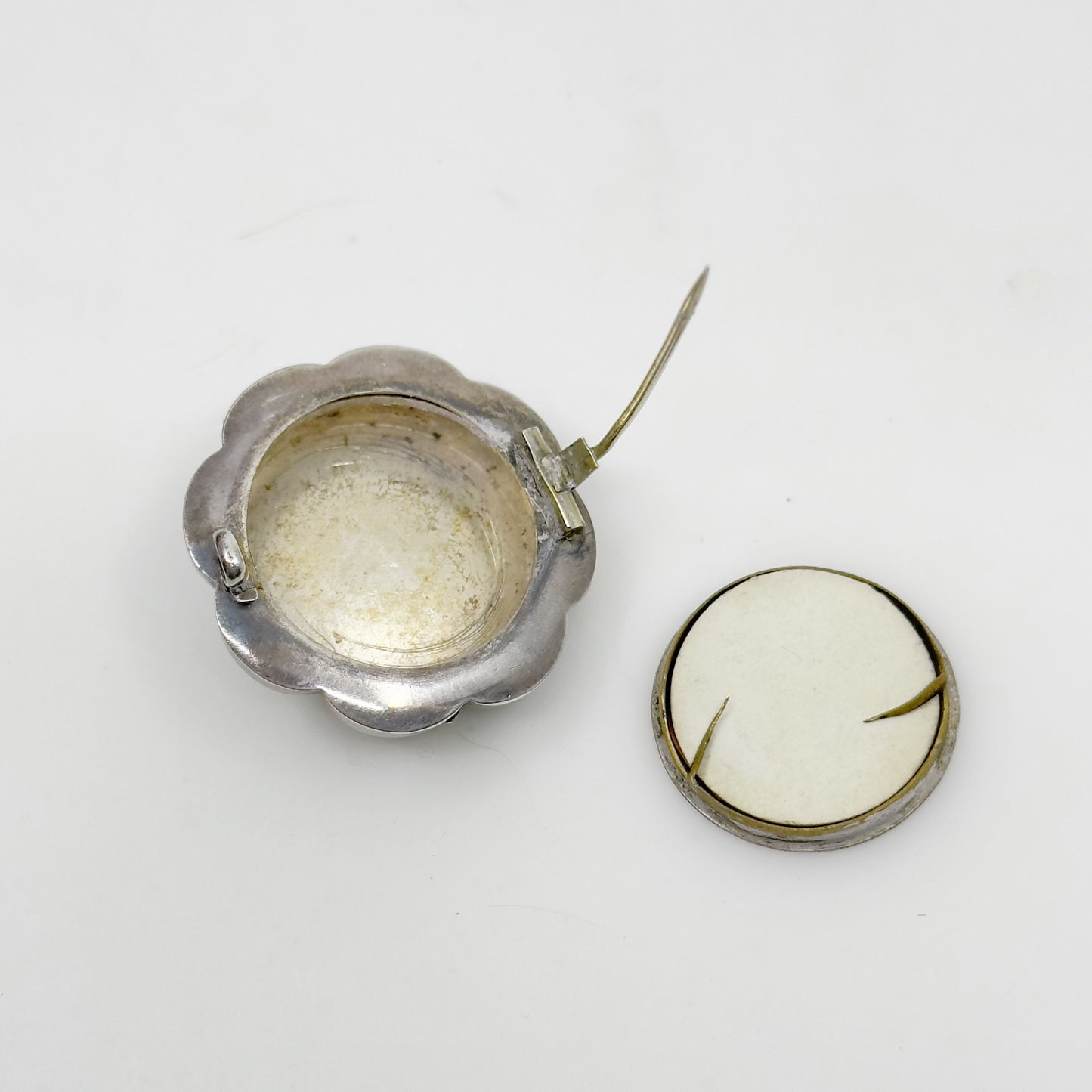 Victorian Mourning sterling silver locket brooch - gm1182