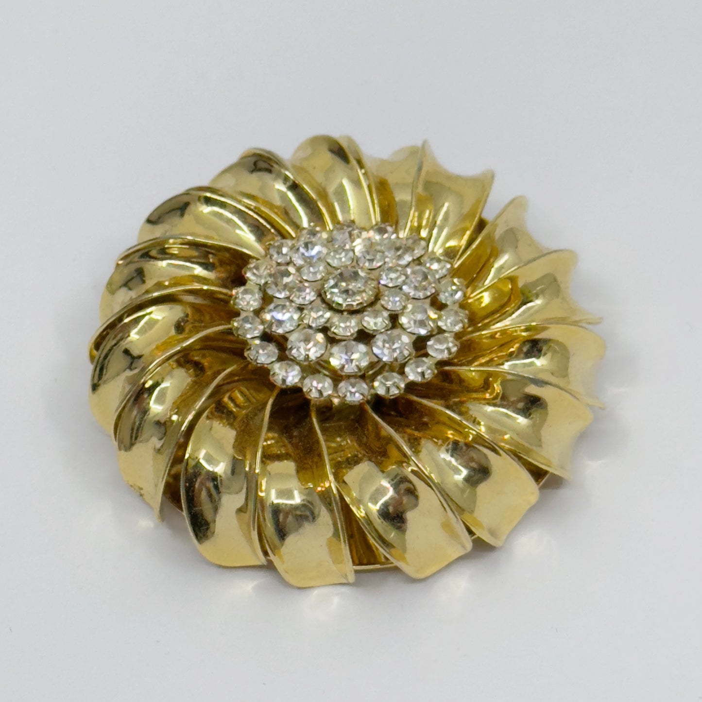 Vintage Gold tone diamante rhinestone flower motif brooch - GM3013
