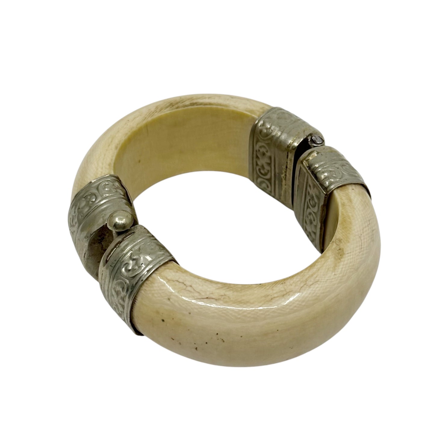 Vintage carved bone silver tone hinged bangle bracelet - GM128