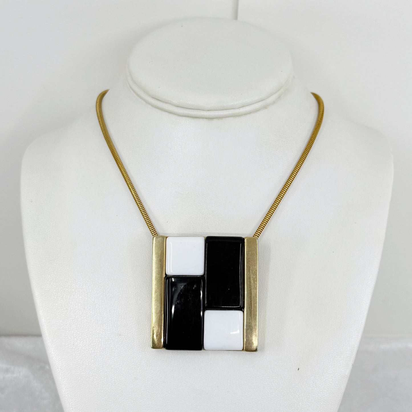 Vintage Gold tone lucite blocks pendant necklace - GM3016