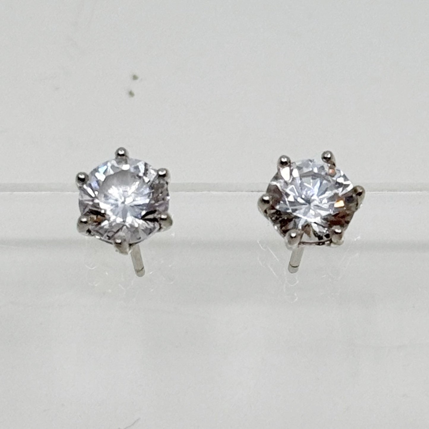 sterling silver 6.5mm cubic zirconia stud earrings - GM102