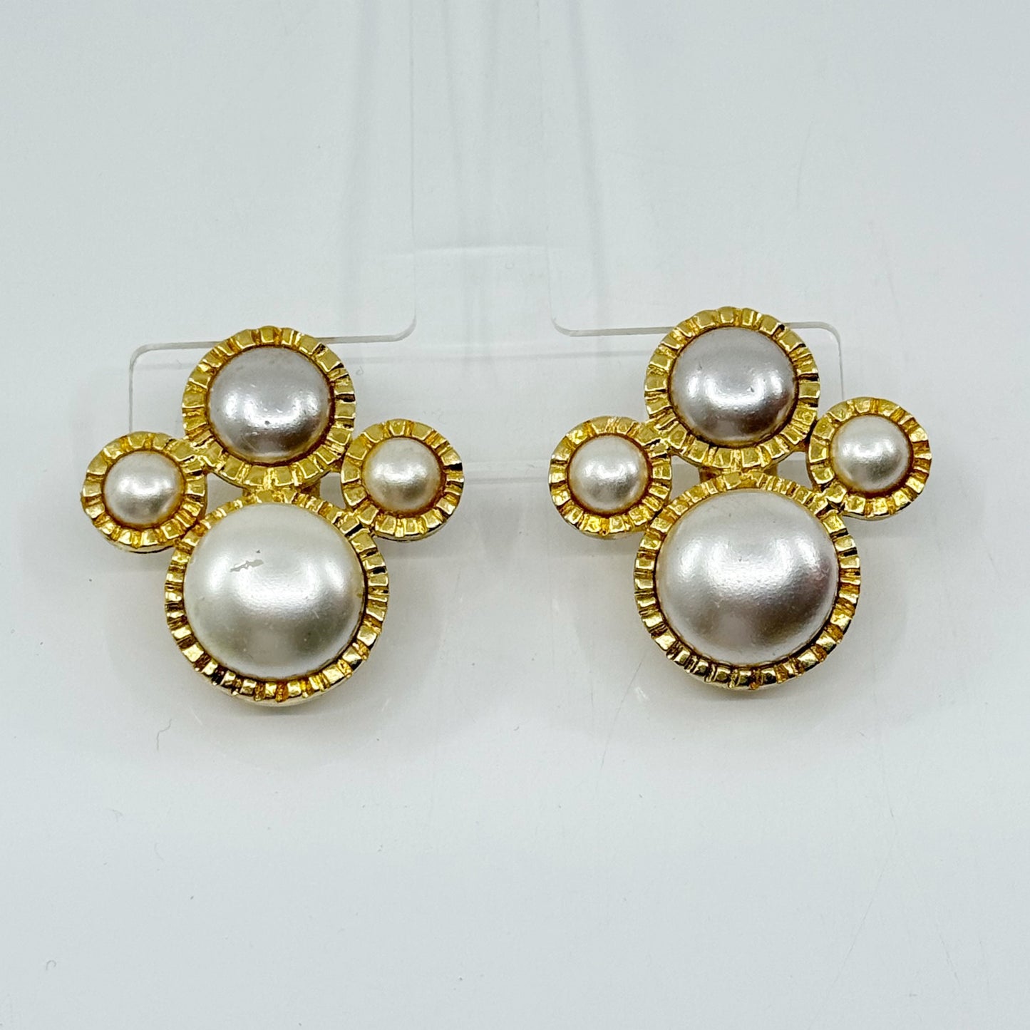 Vintage Kenneth J Lane KJL Gold Tone Pearl clip on earrings - GM1502