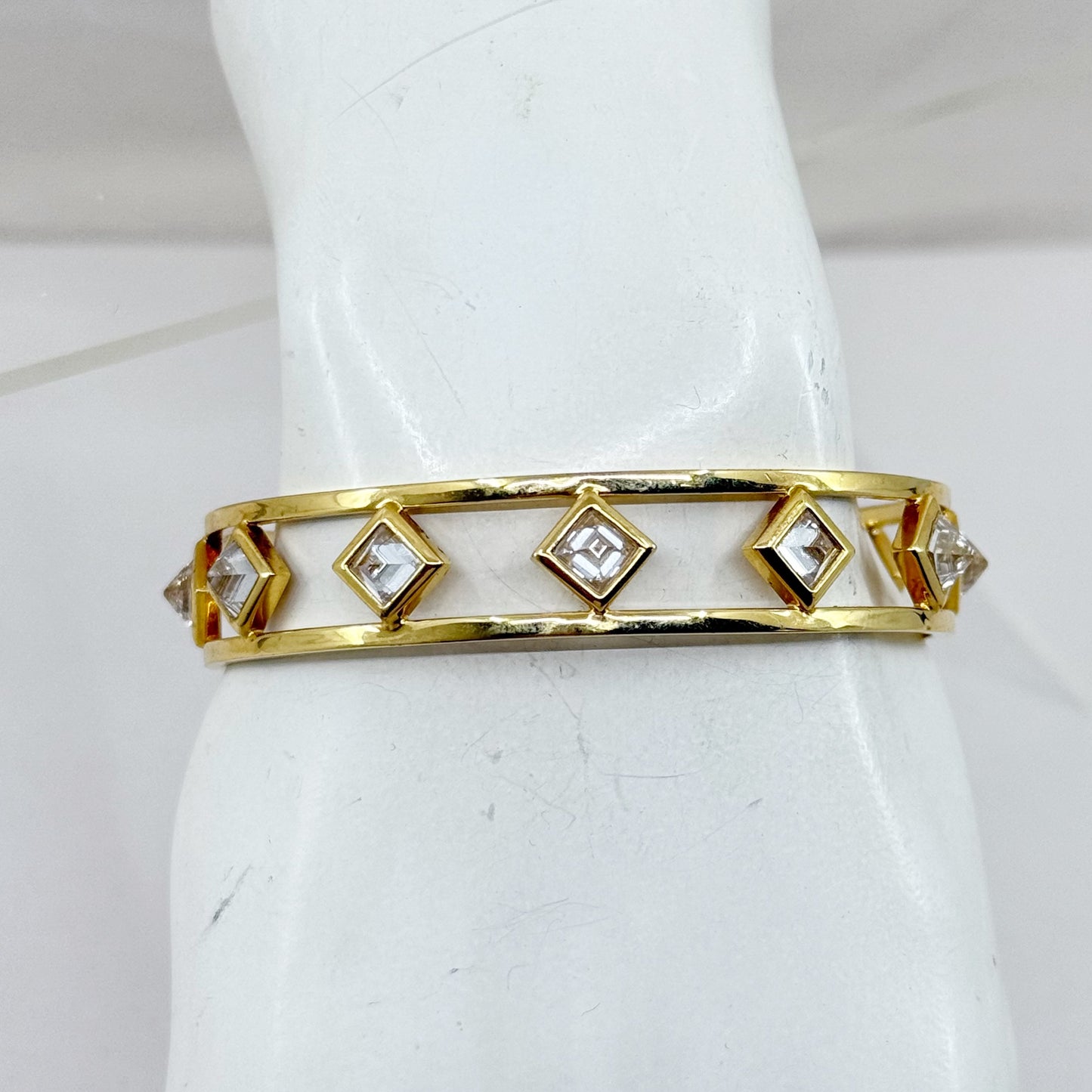 Juicy Couture Gold Tone crystal bangle bracelet - GM1518