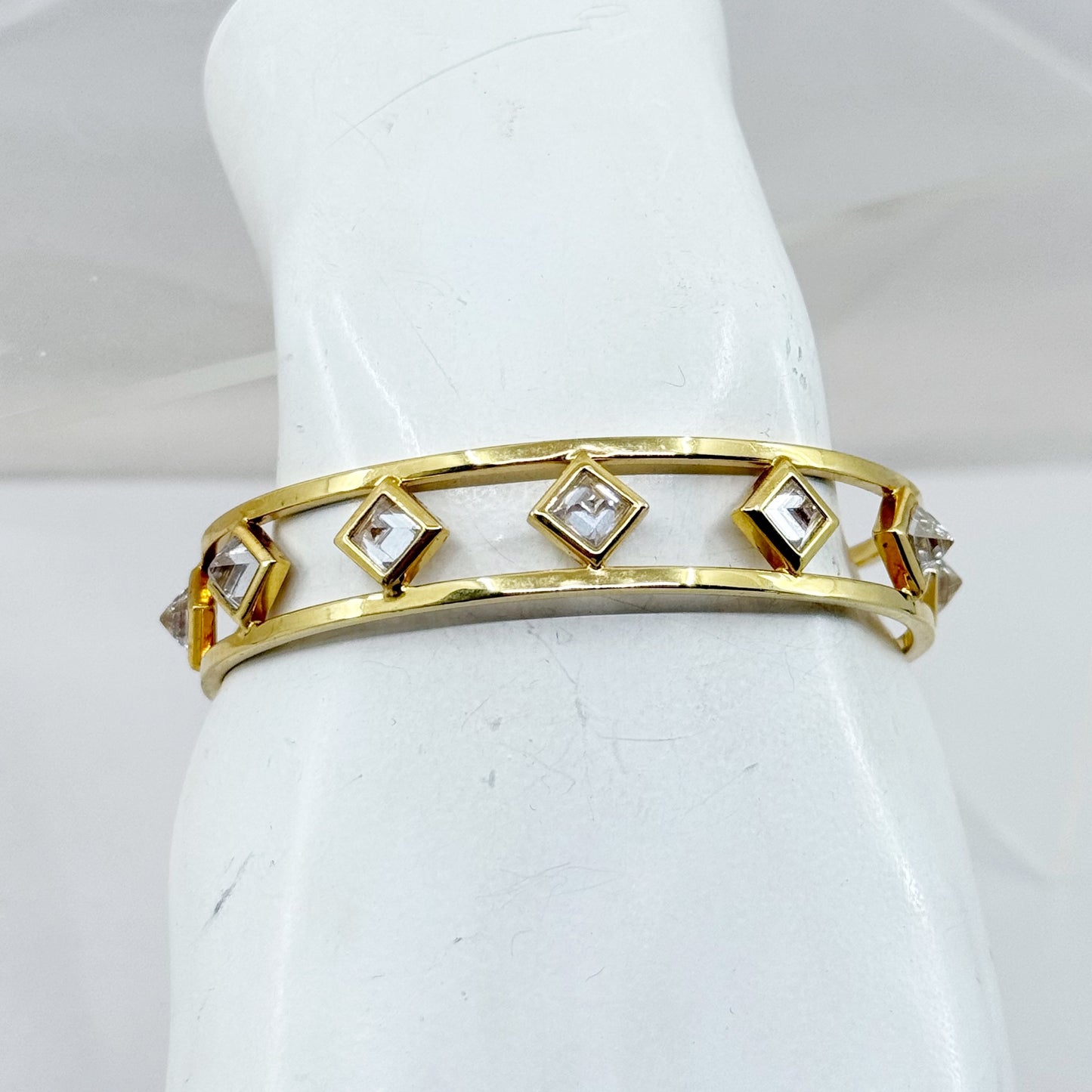 Juicy Couture Gold Tone crystal bangle bracelet - GM1518