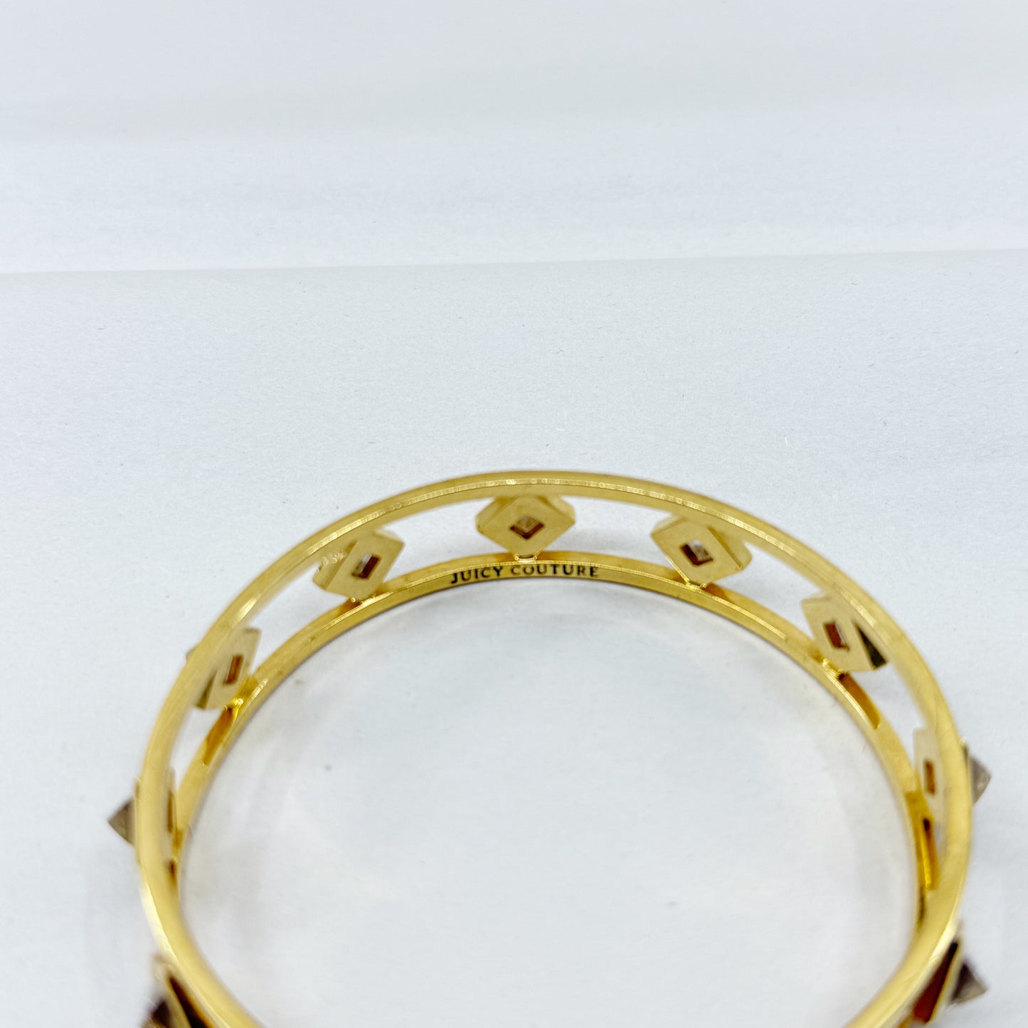 Juicy Couture Gold Tone crystal bangle bracelet - GM1518