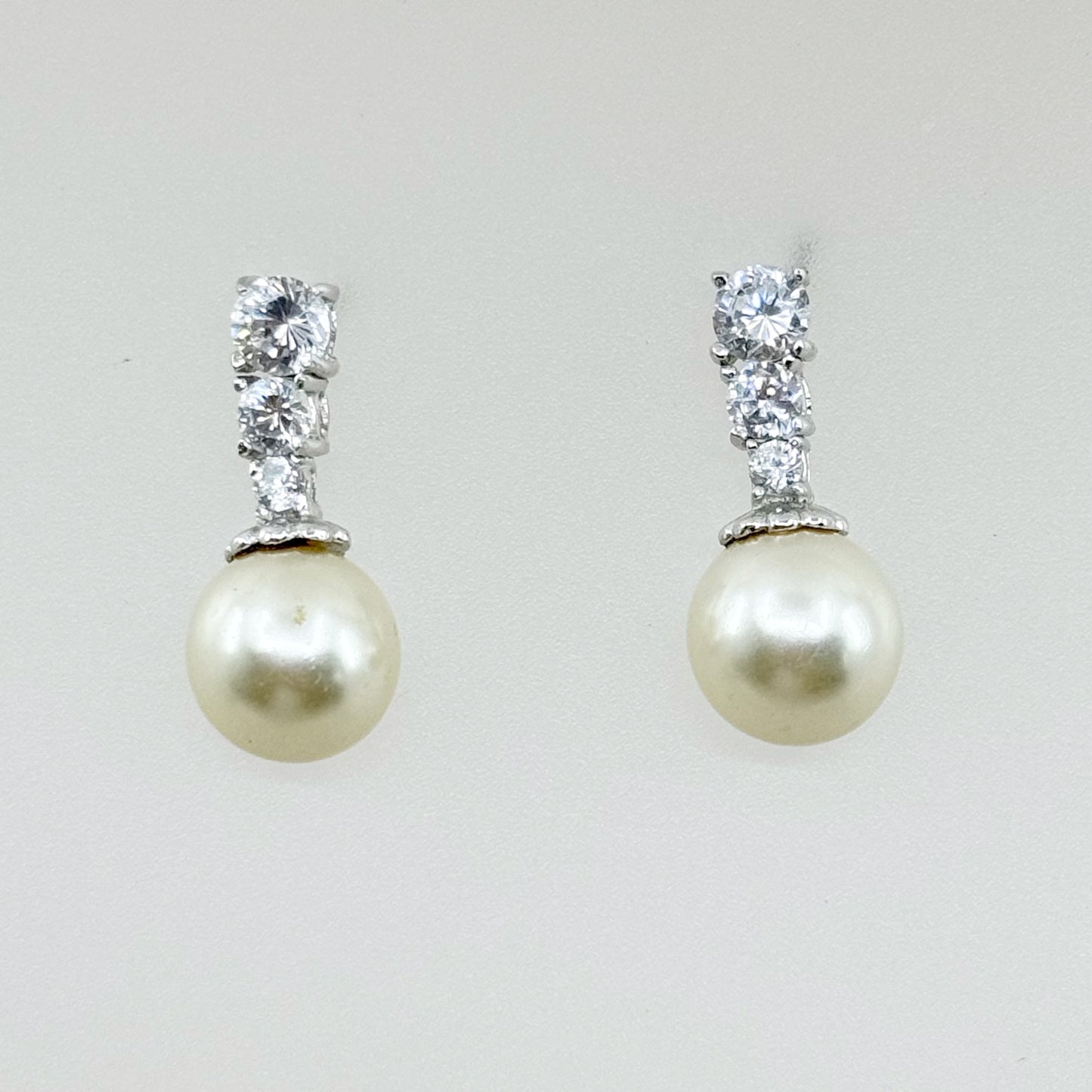 silver tone pearl & cubic zirconia drop earrings - GM1528