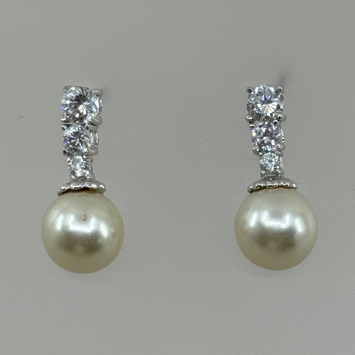 silver tone pearl & cubic zirconia drop earrings - GM1528