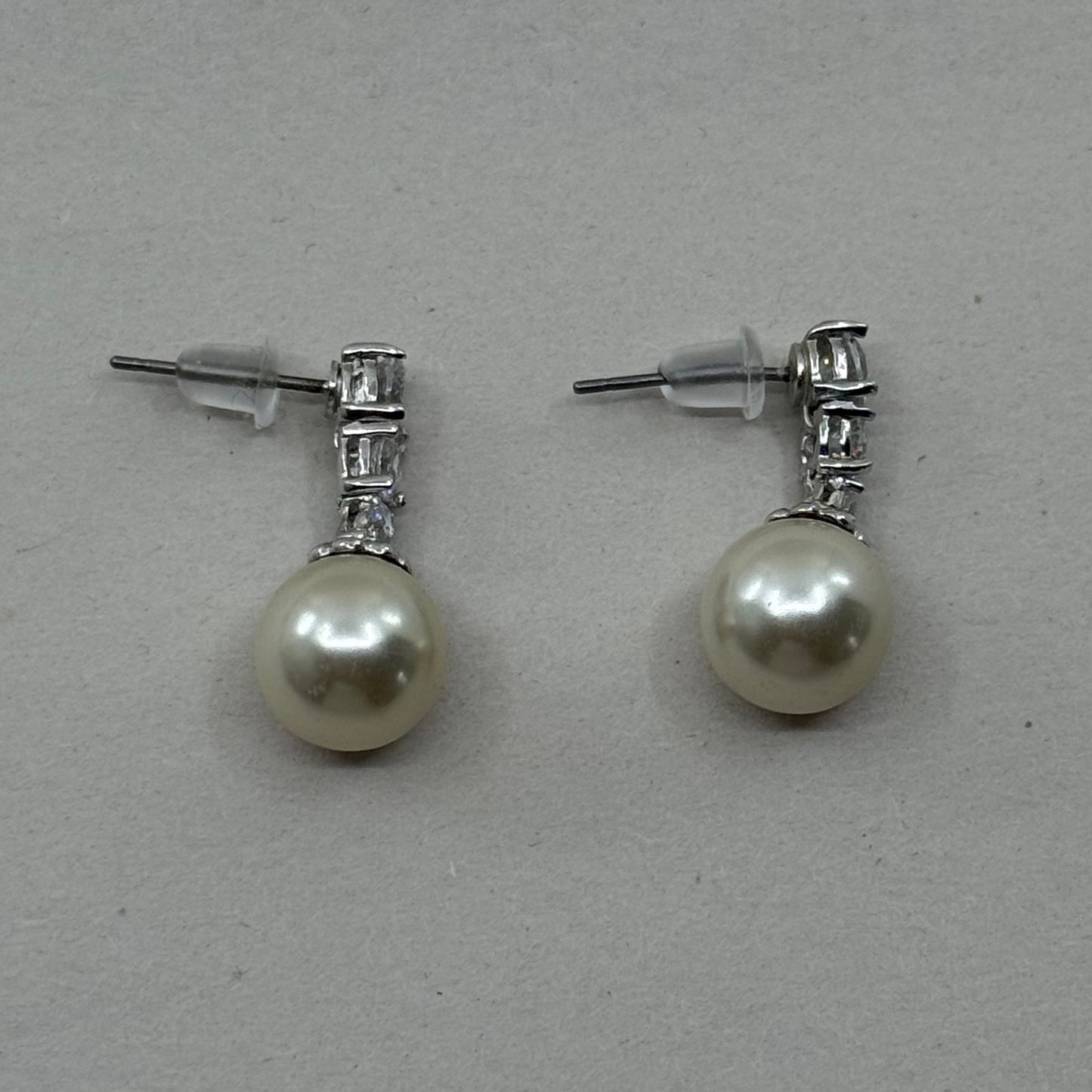 silver tone pearl & cubic zirconia drop earrings - GM1528