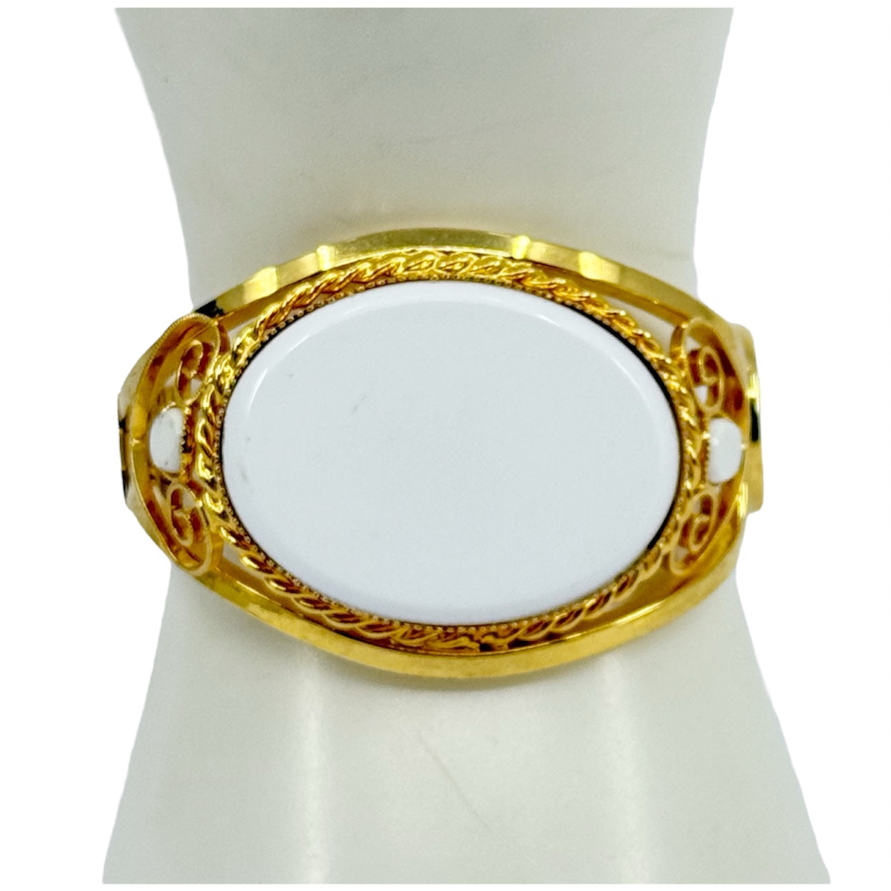 Vintage Gold tone white lucite hinged bracelet - GM3017