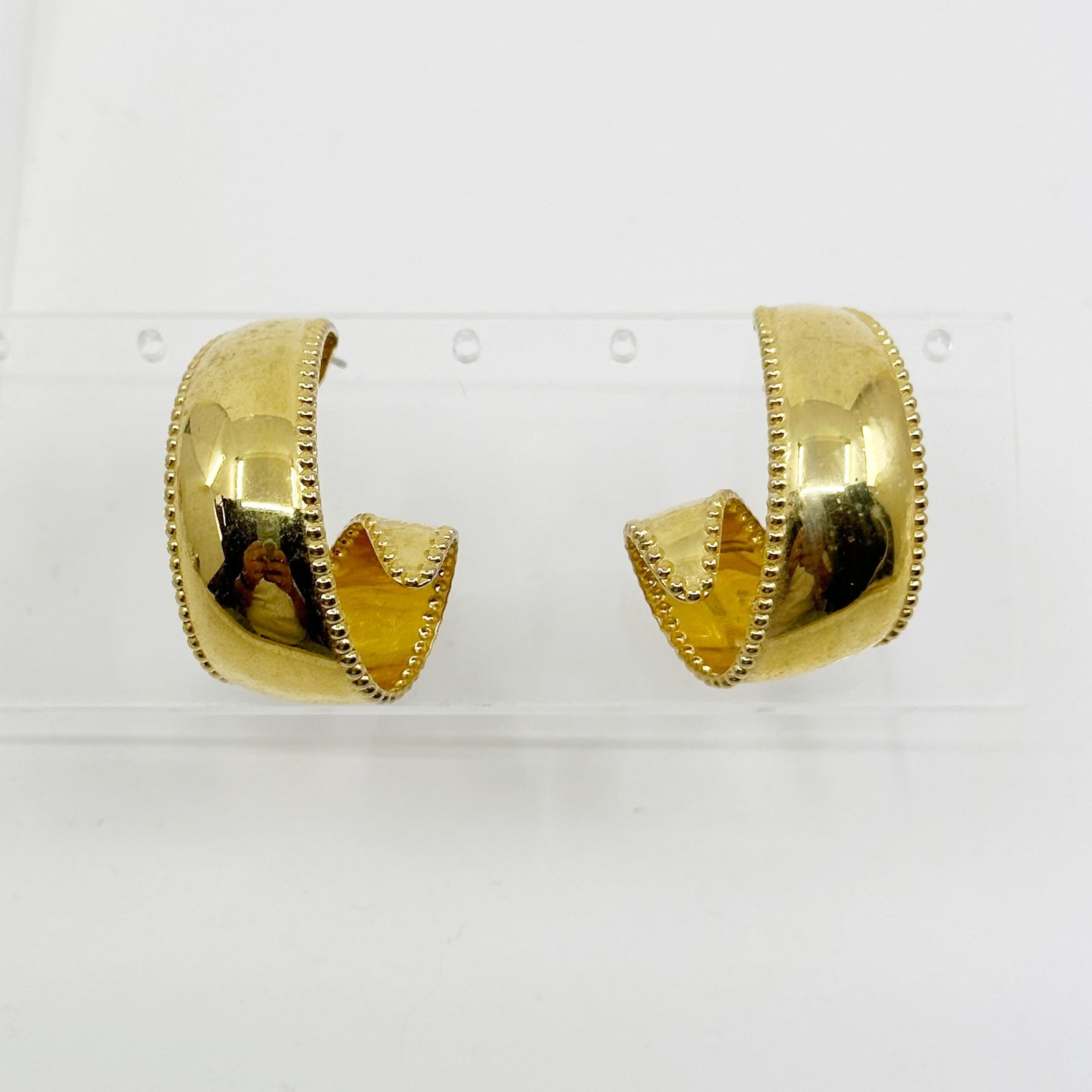 Vintage Gold tone swirl earrings GM1553