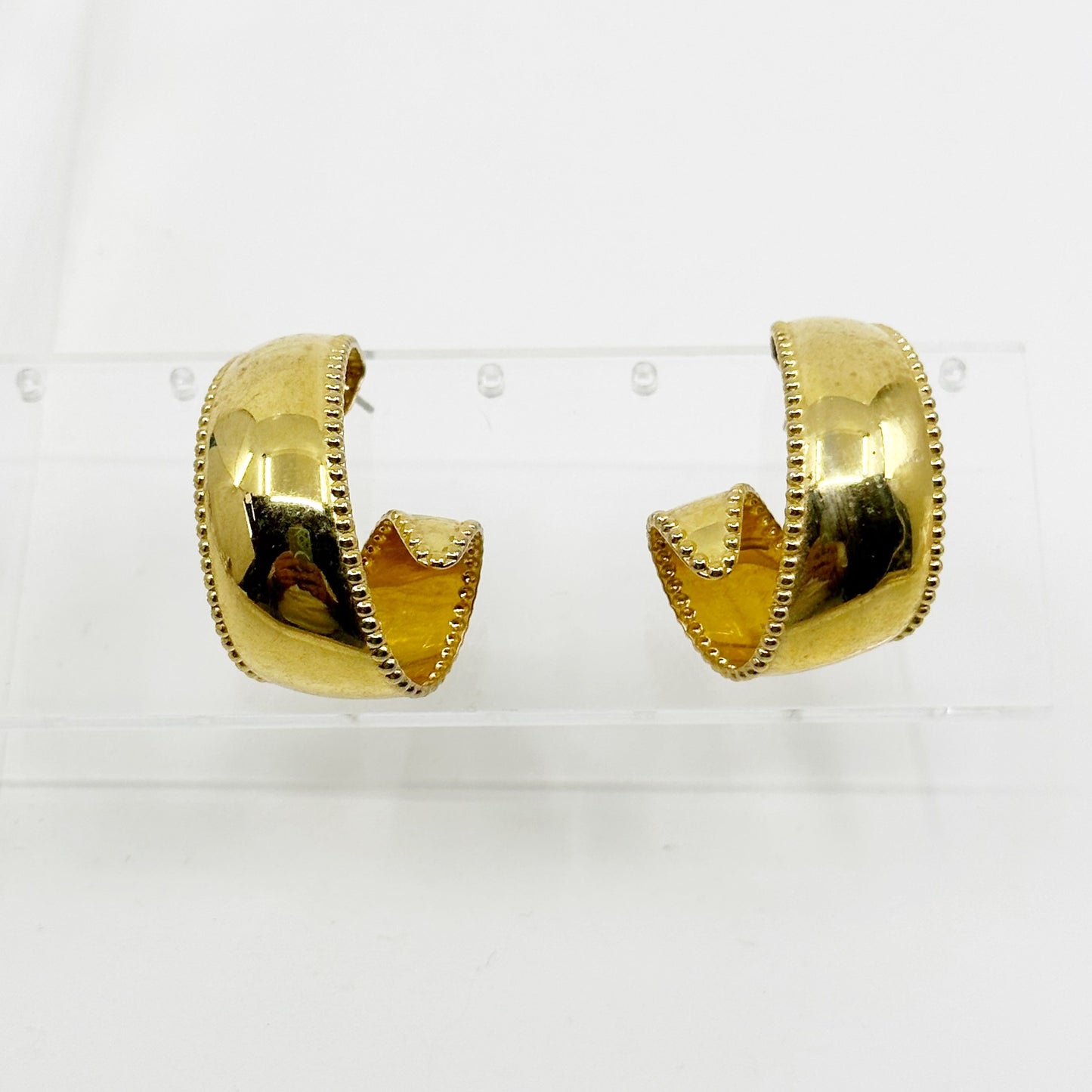 Vintage Gold tone swirl earrings GM1553