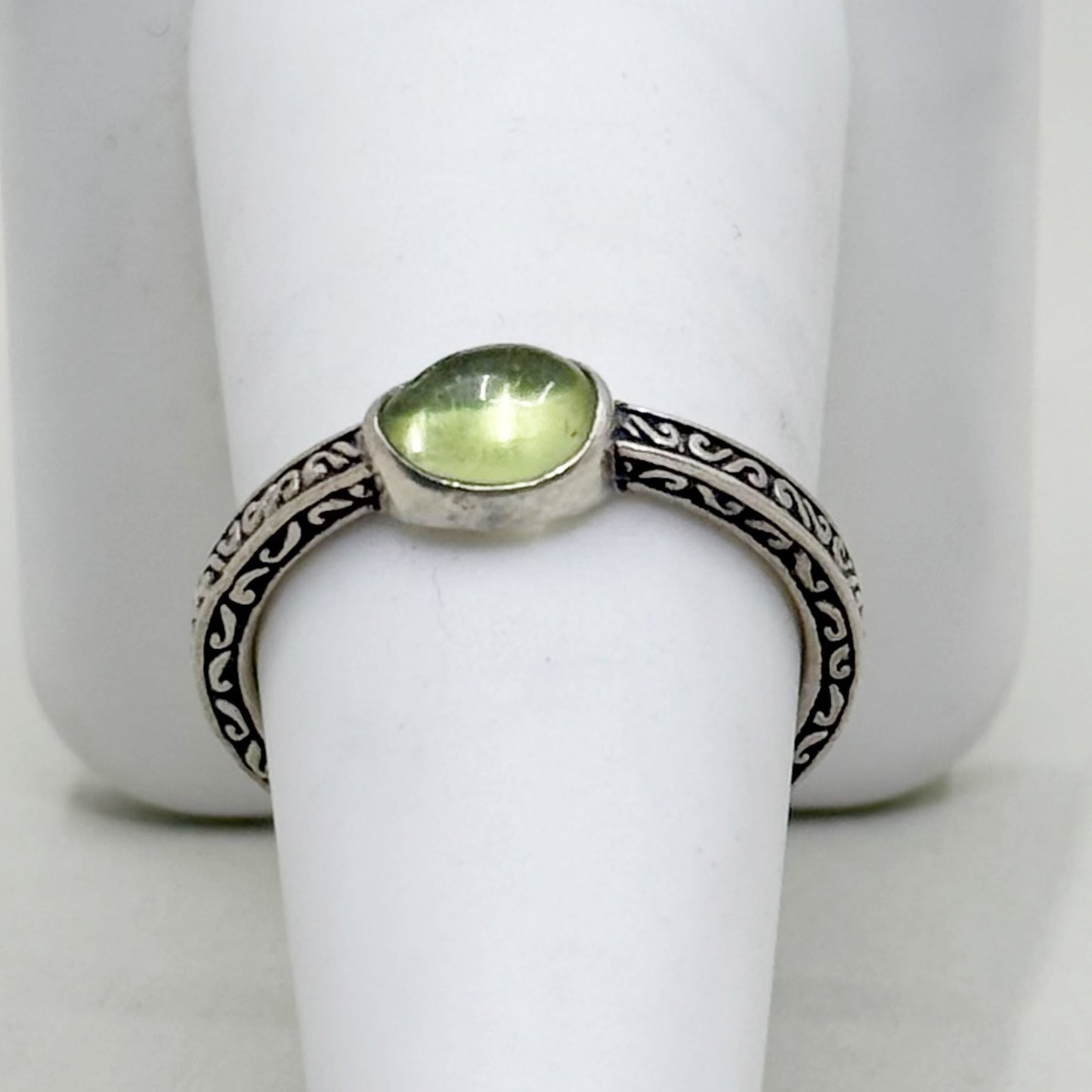 Bask sterling silver peridot cabochon band ring - GM169