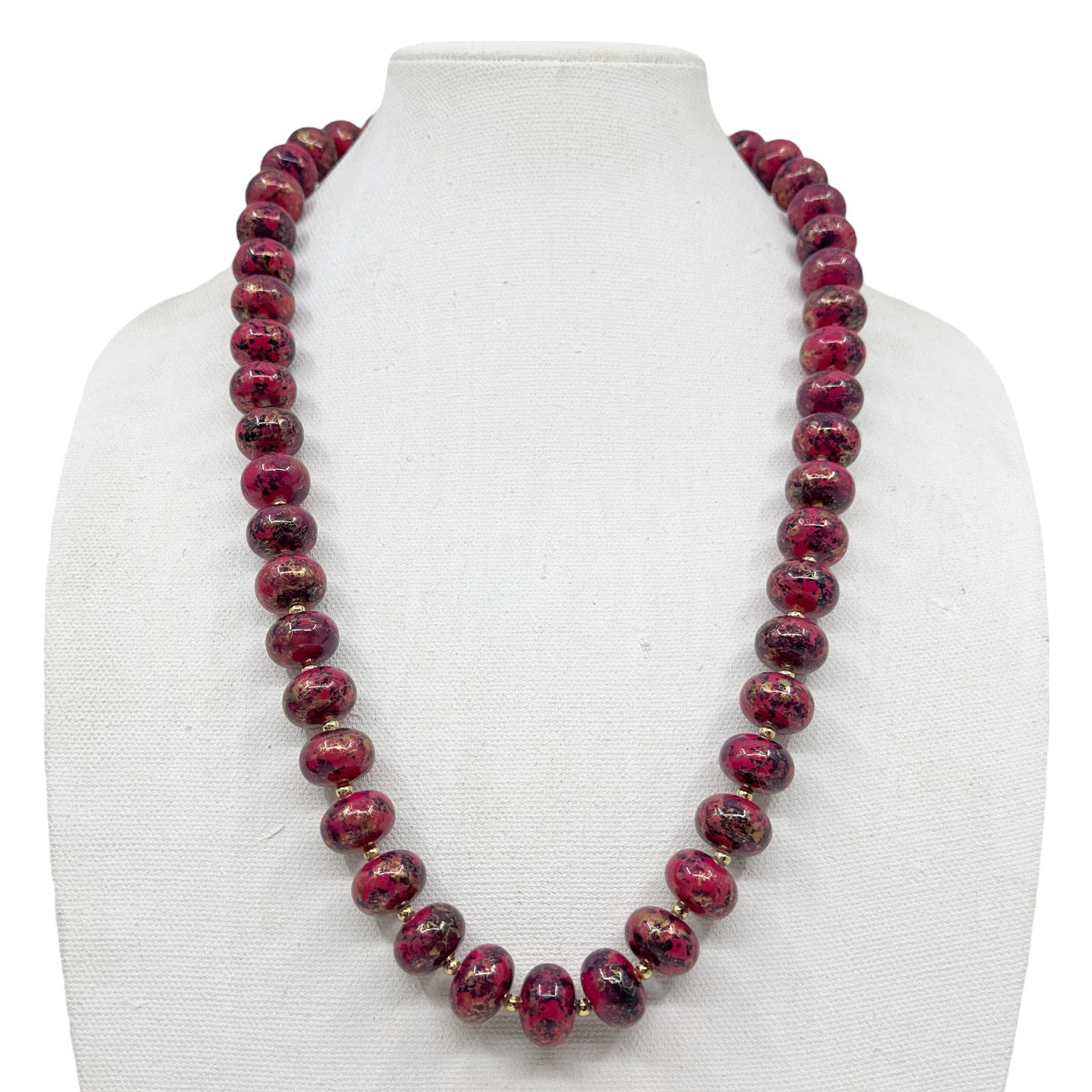 Vintage graduated lucite bead necklace