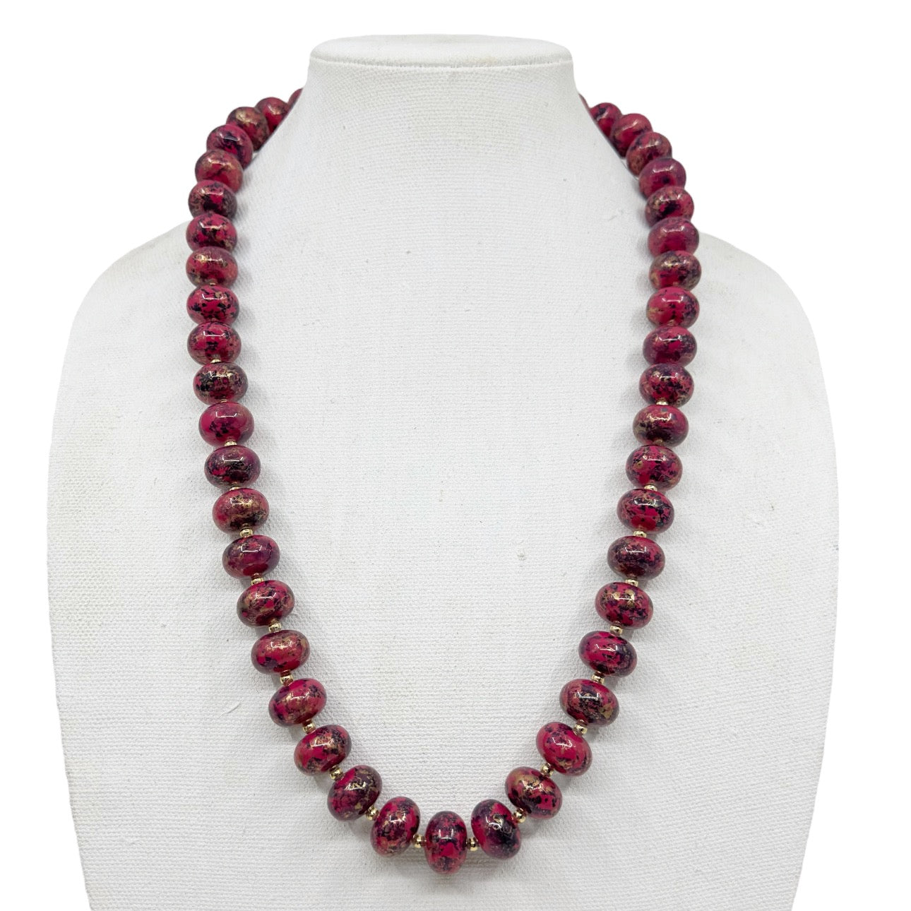 Vintage graduated lucite bead necklace