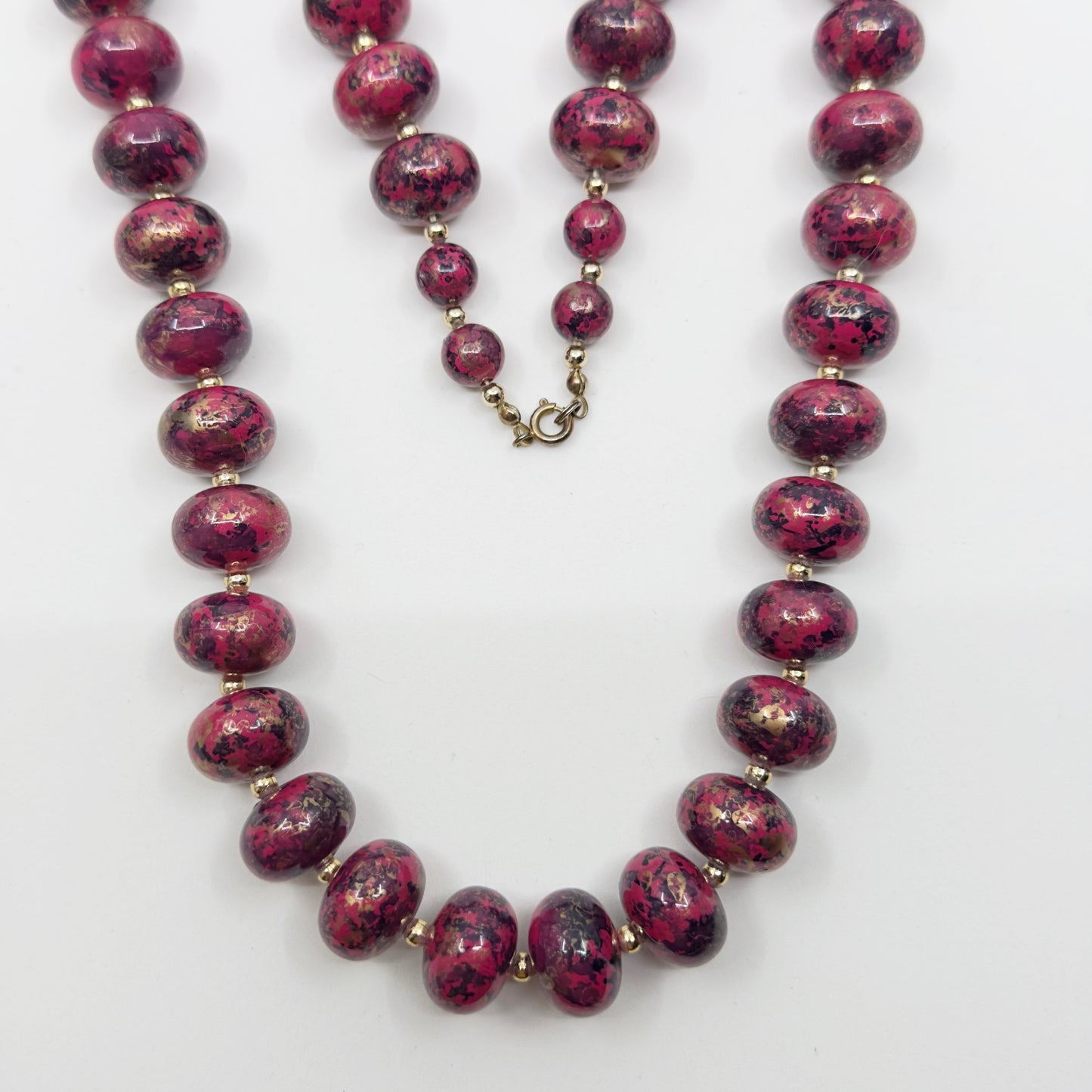 Vintage graduated lucite bead necklace
