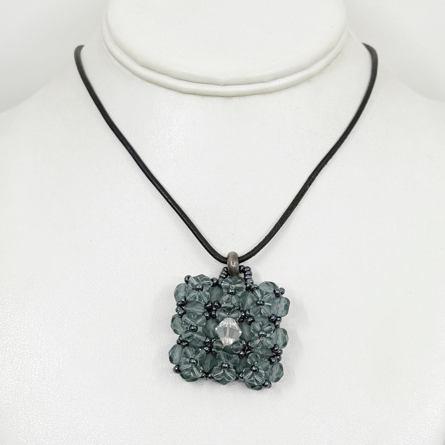 Hand Made silver plated crystal bead pendant cord necklace - GM3021