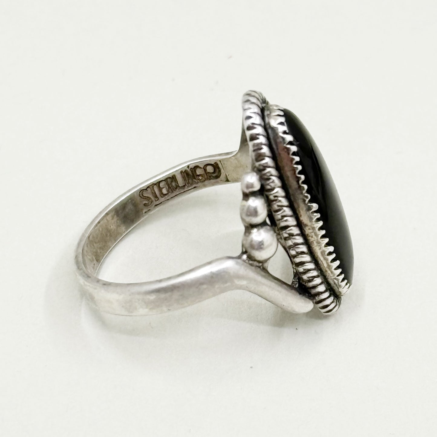 Vintage sterling silver onyx ring - GM186