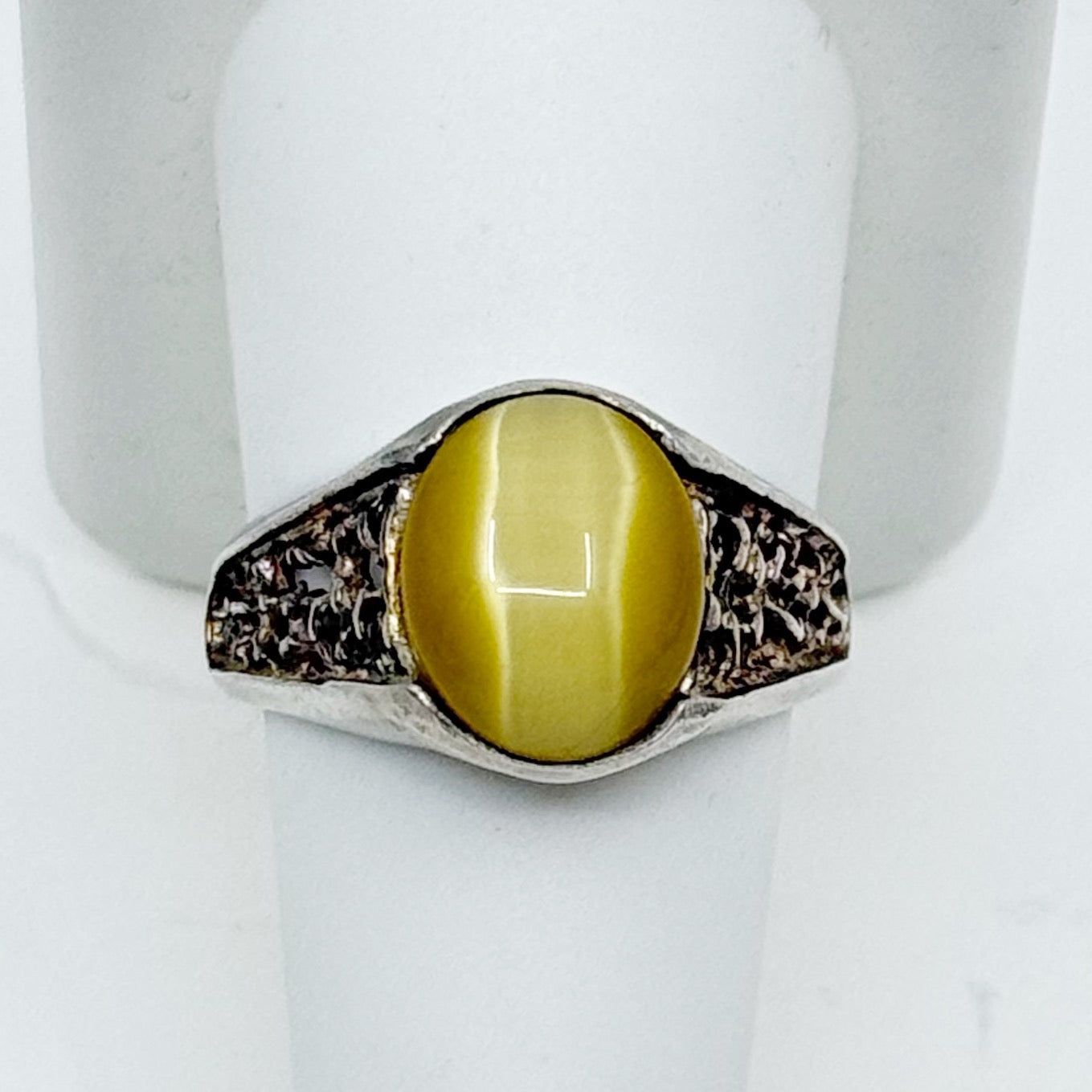 Vintage Sterling Silver cat eye cabochon ring - GM187