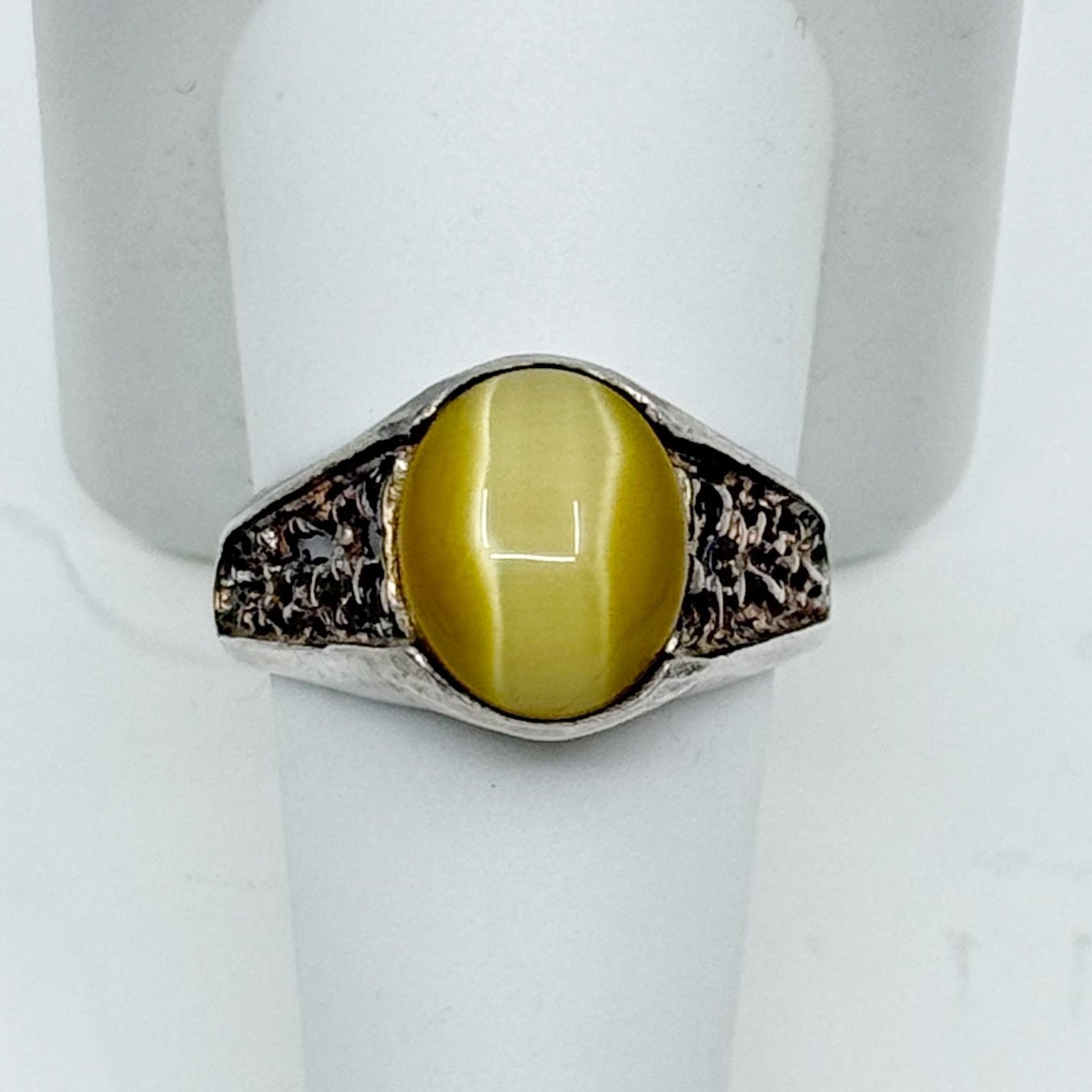 Vintage Sterling Silver cat eye cabochon ring - GM187