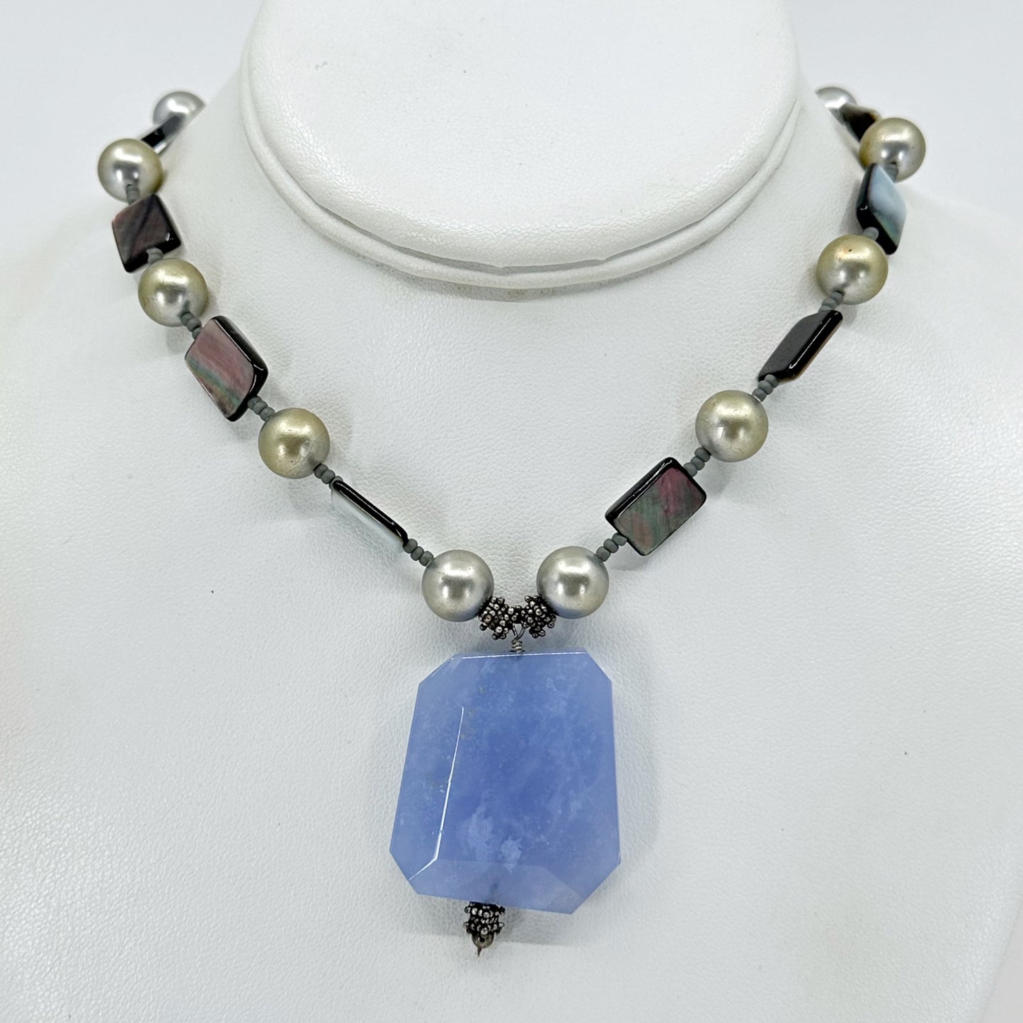Sterling silver pearl, mother pearl & chalcedony bead necklace - GM202