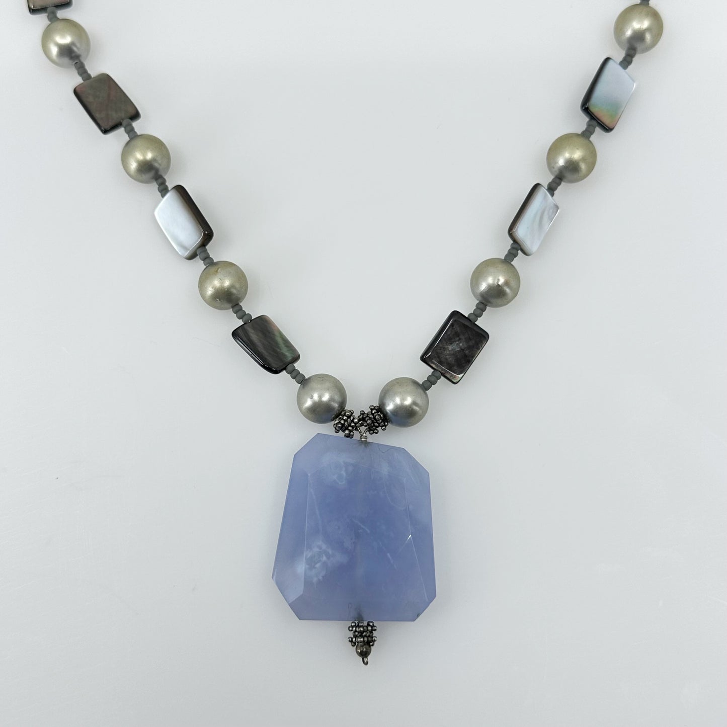Sterling silver pearl, mother pearl & chalcedony bead necklace - GM202