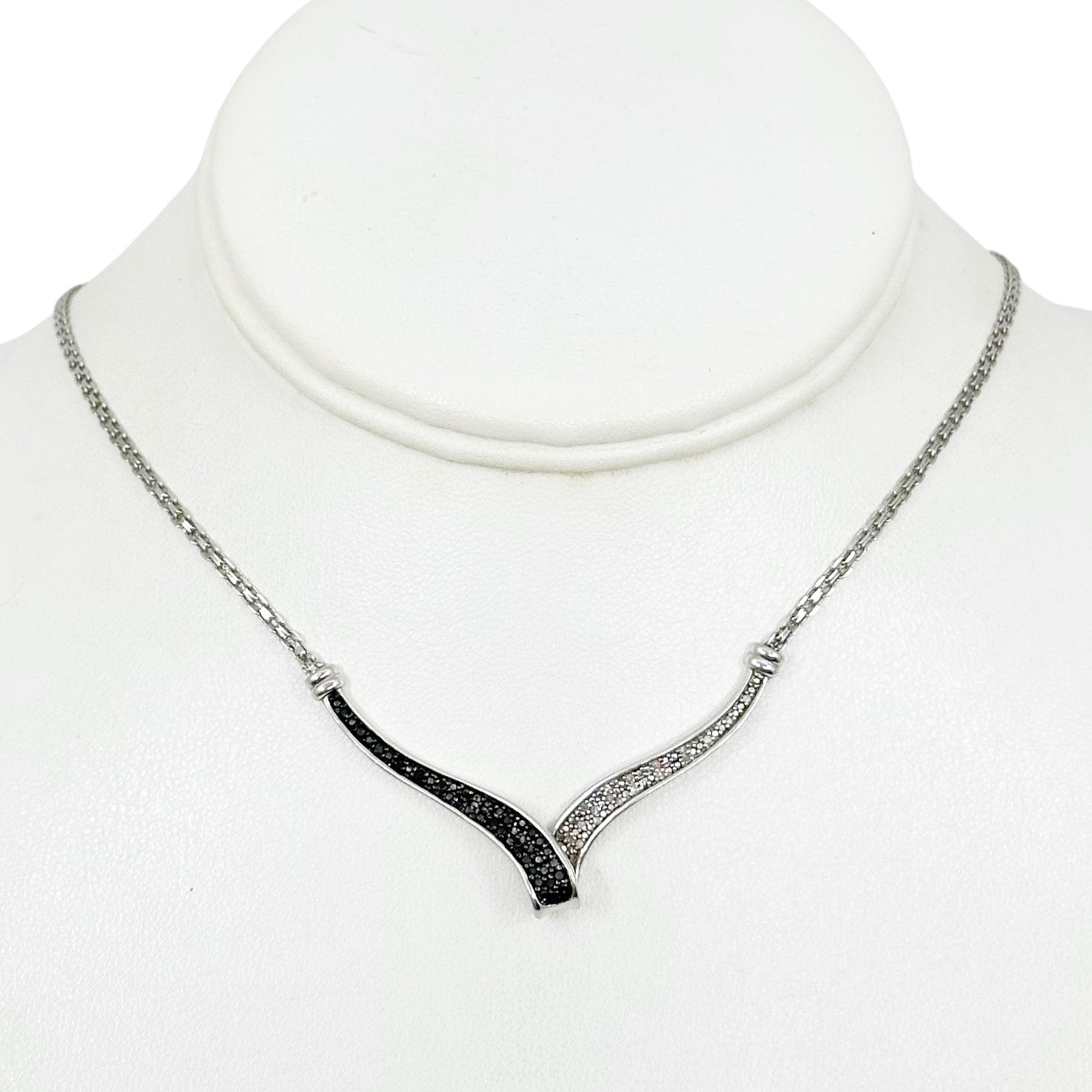Sterling silver 1/2 carat white & black diamond necklace - GM208
