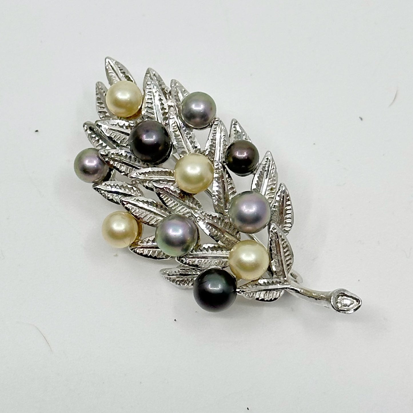 Vintage sterling silver pearl brooch - GM243