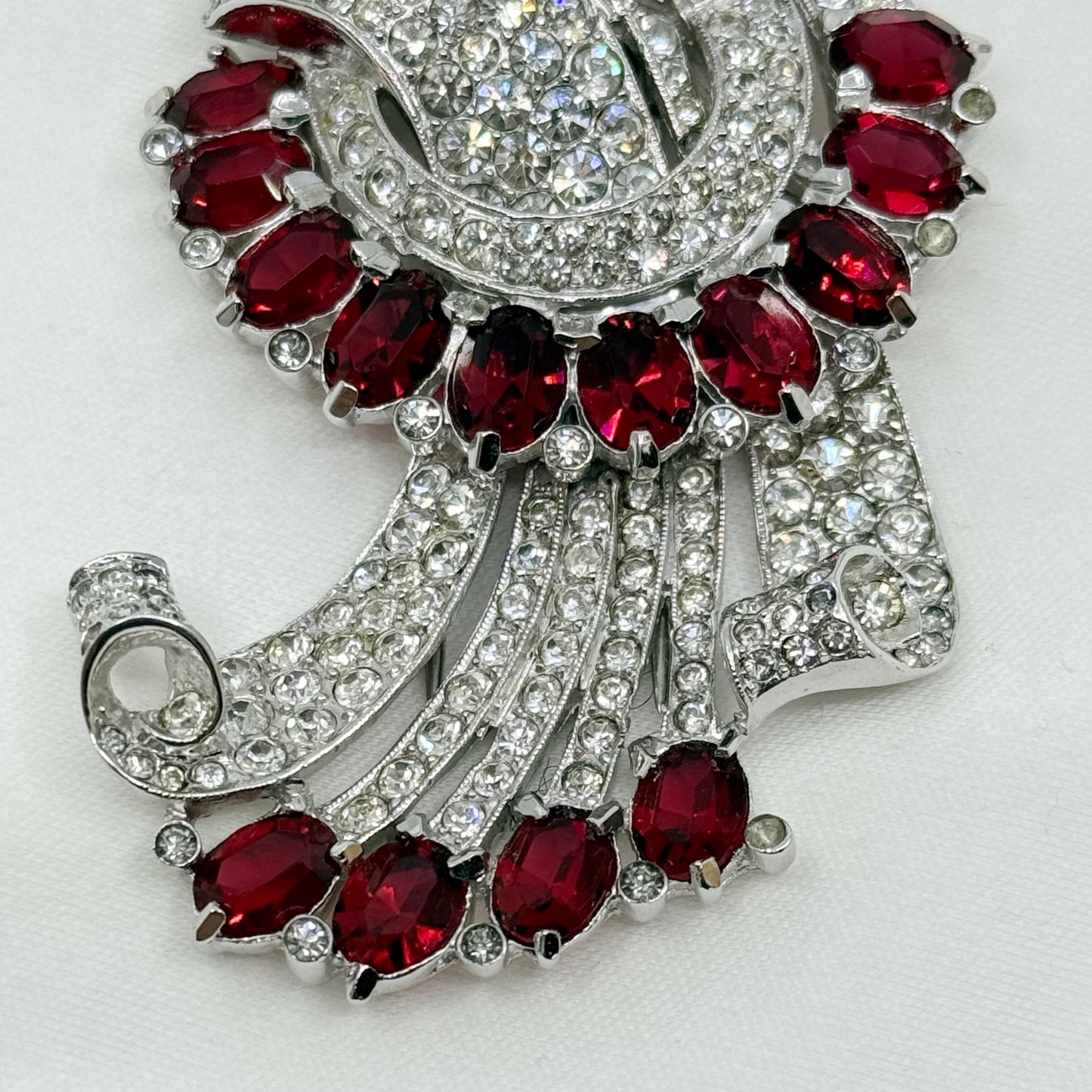 Retro Coro silver tone ruby & diamanté rhinestone spray fur clip brooch - GM30