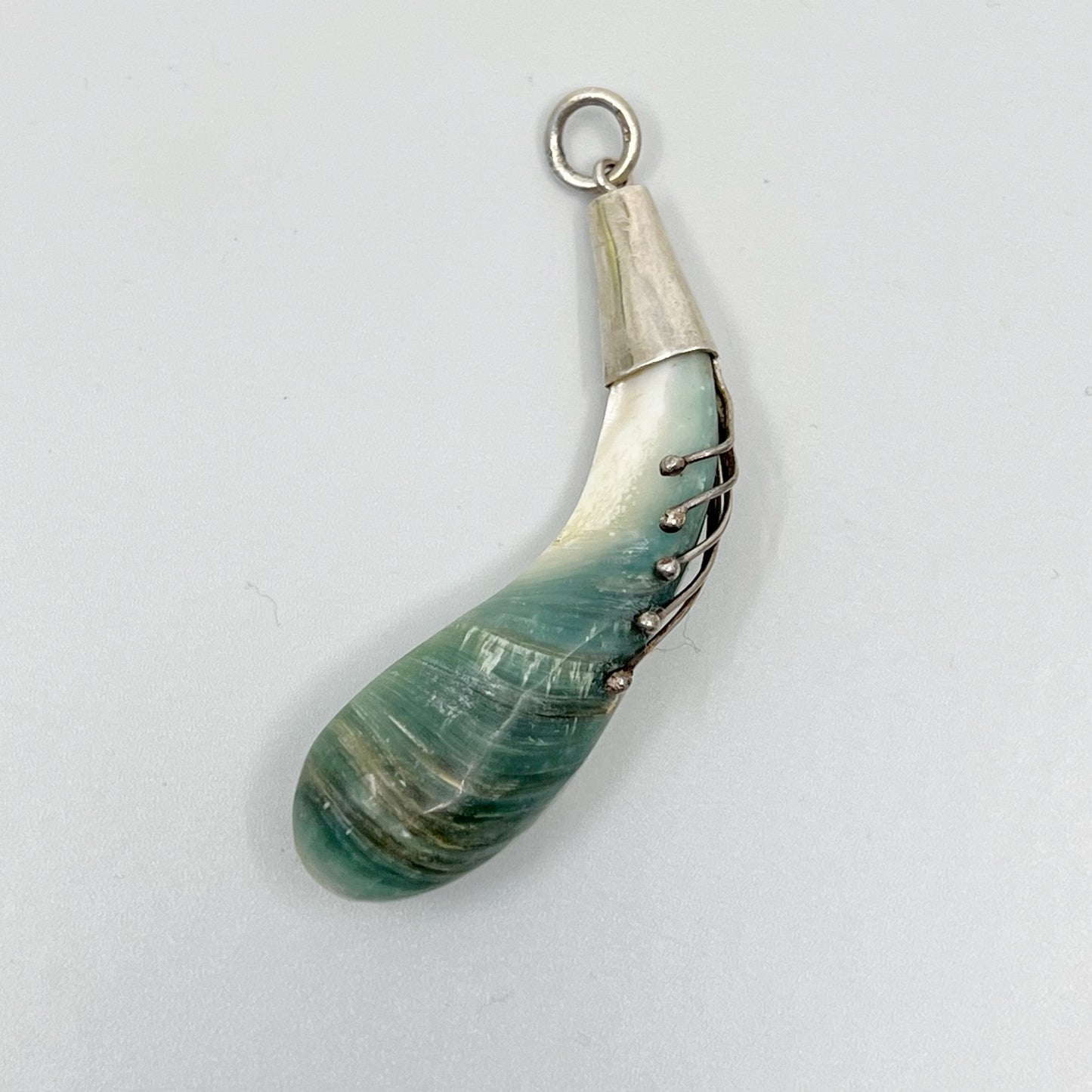 Vintage Sterling silver agate pendant