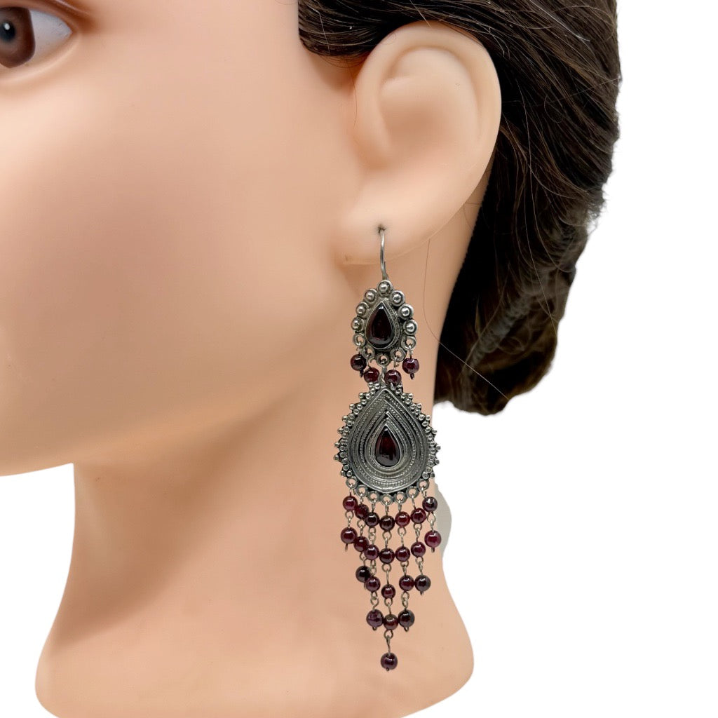 Vintage sterling silver garnet shoulder duster drop earrings - GM329