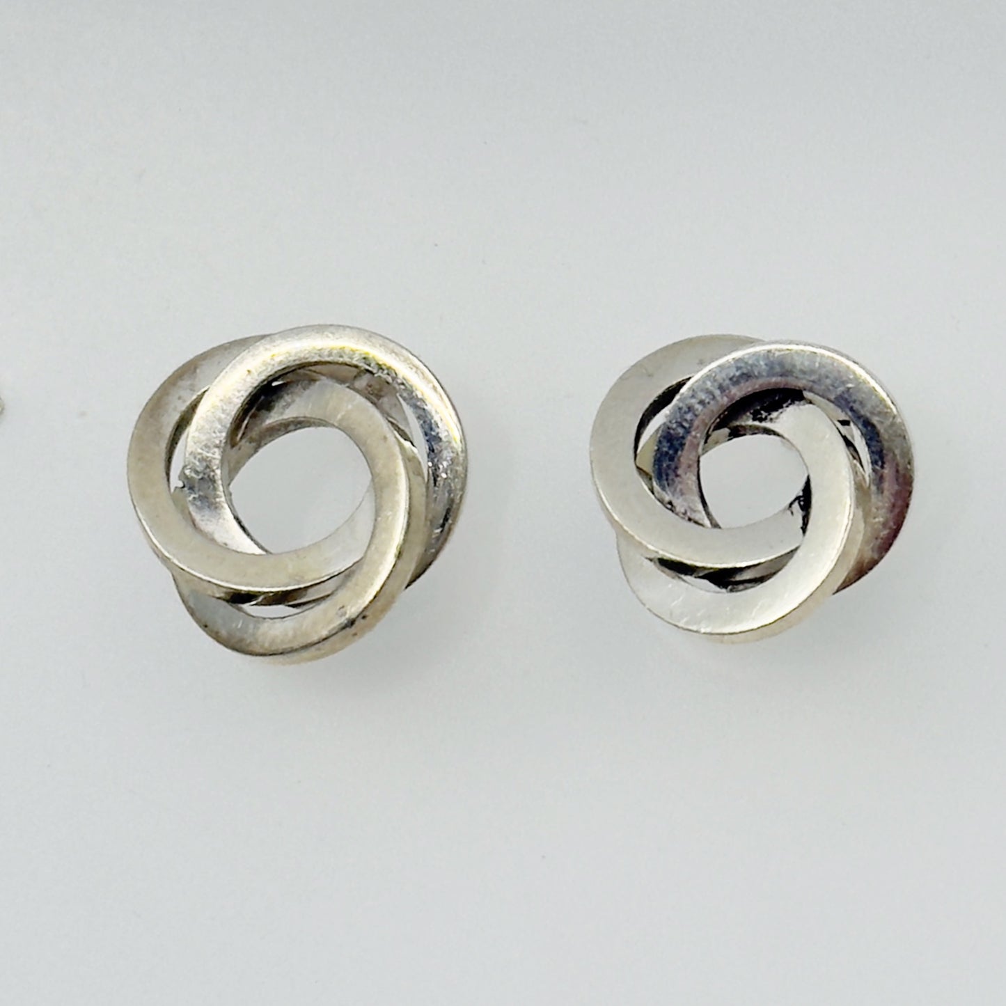 sterling silver love knot stud earrings GM846