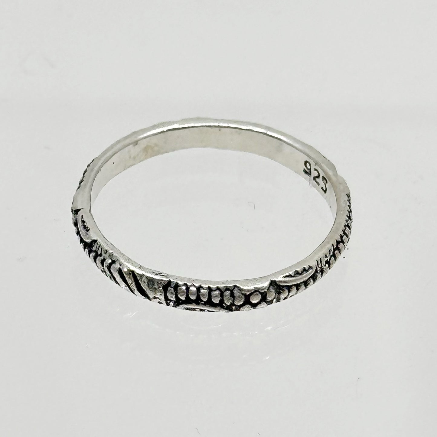 sterling silver carved band ring - GM424