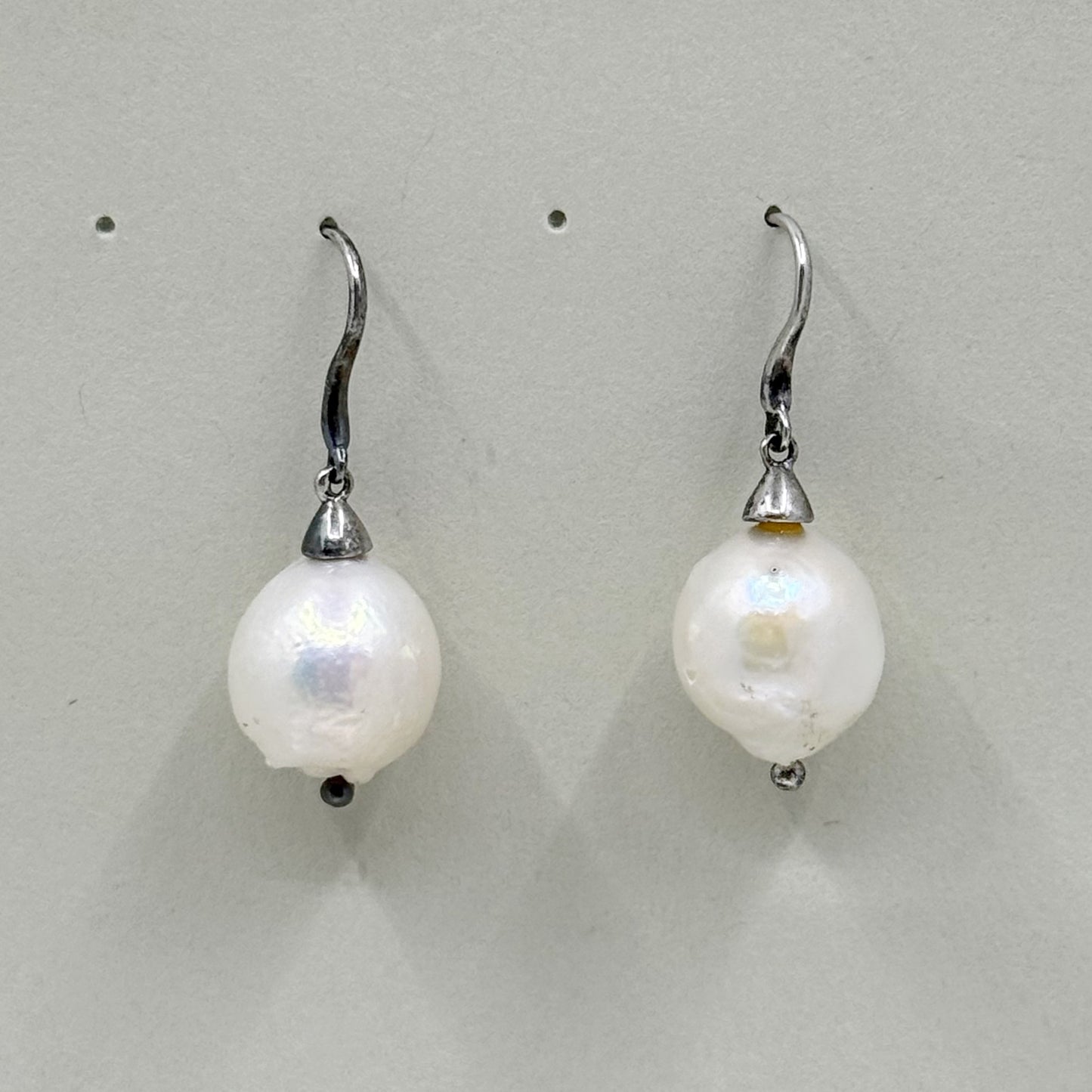 sterling silver 12mm Baroque pearl drop earrings - GM43