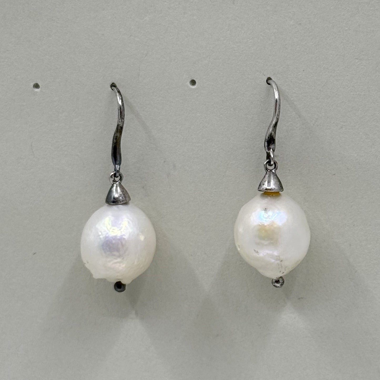 sterling silver 12mm Baroque pearl drop earrings - GM43
